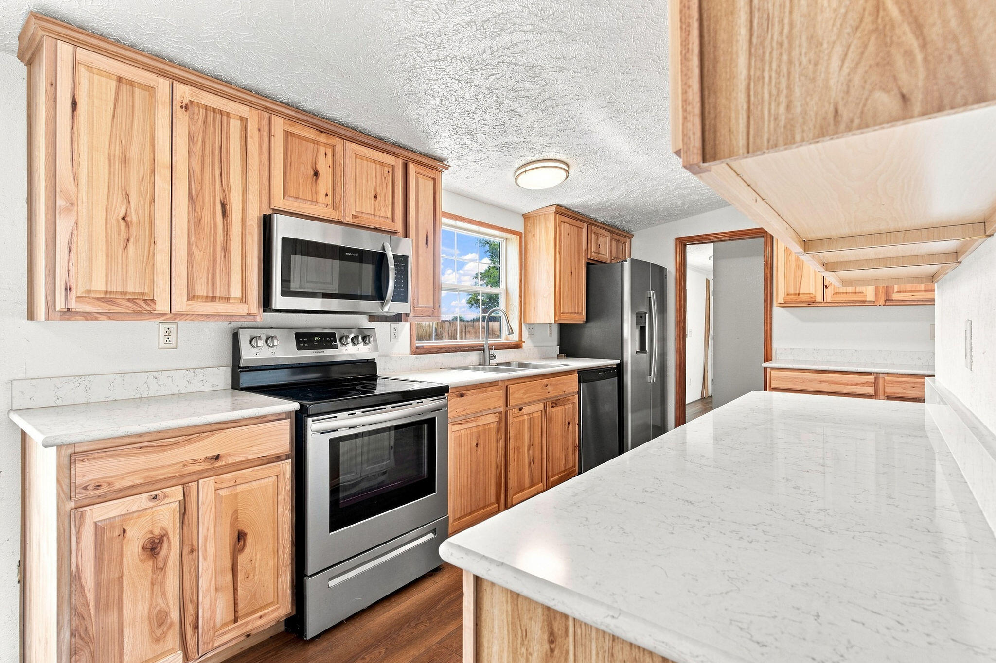 575 Lawrence 2075 Property Photo 12