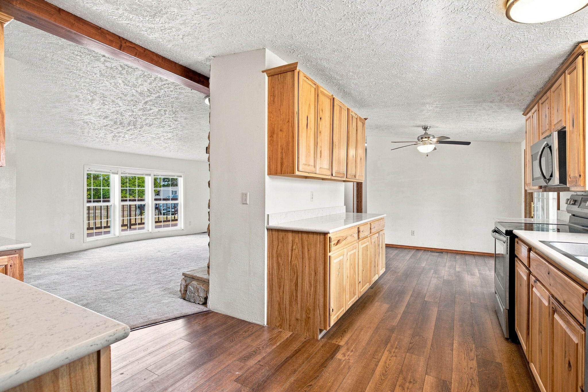575 Lawrence 2075 Property Photo 15