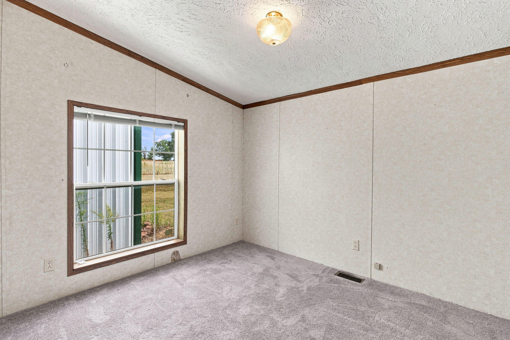 575 Lawrence 2075 Property Photo 19