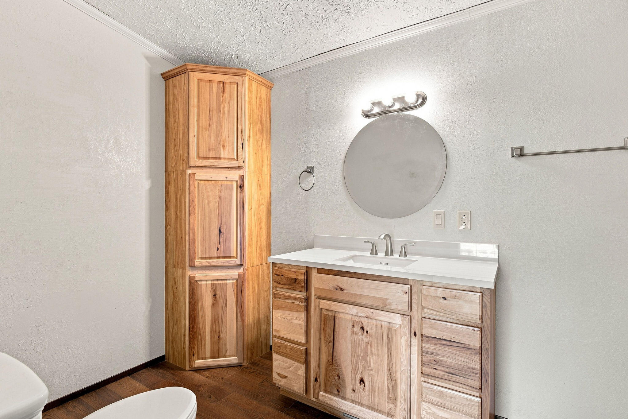 575 Lawrence 2075 Property Photo 23