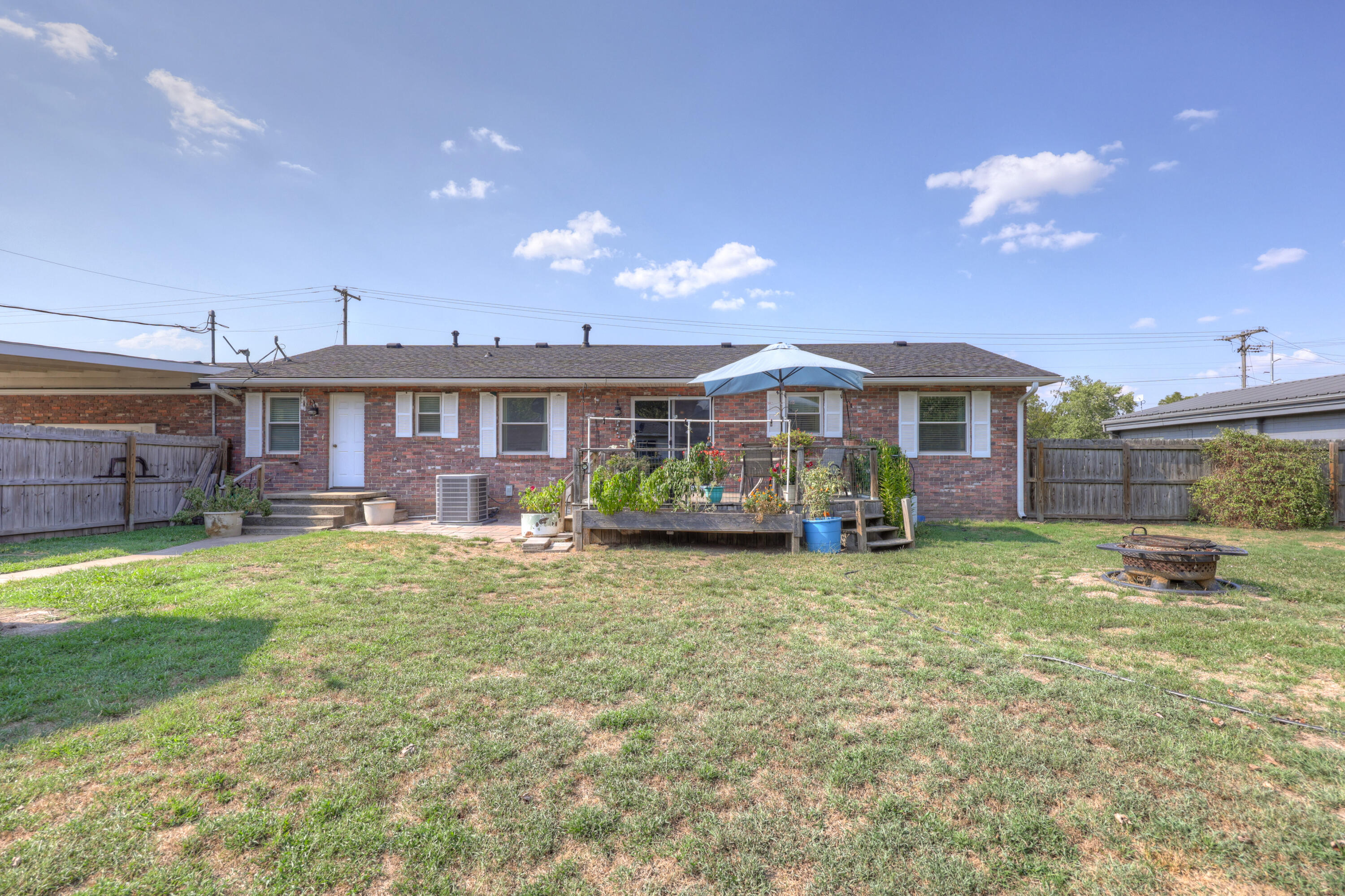 1606 Frisco Street Property Photo 5