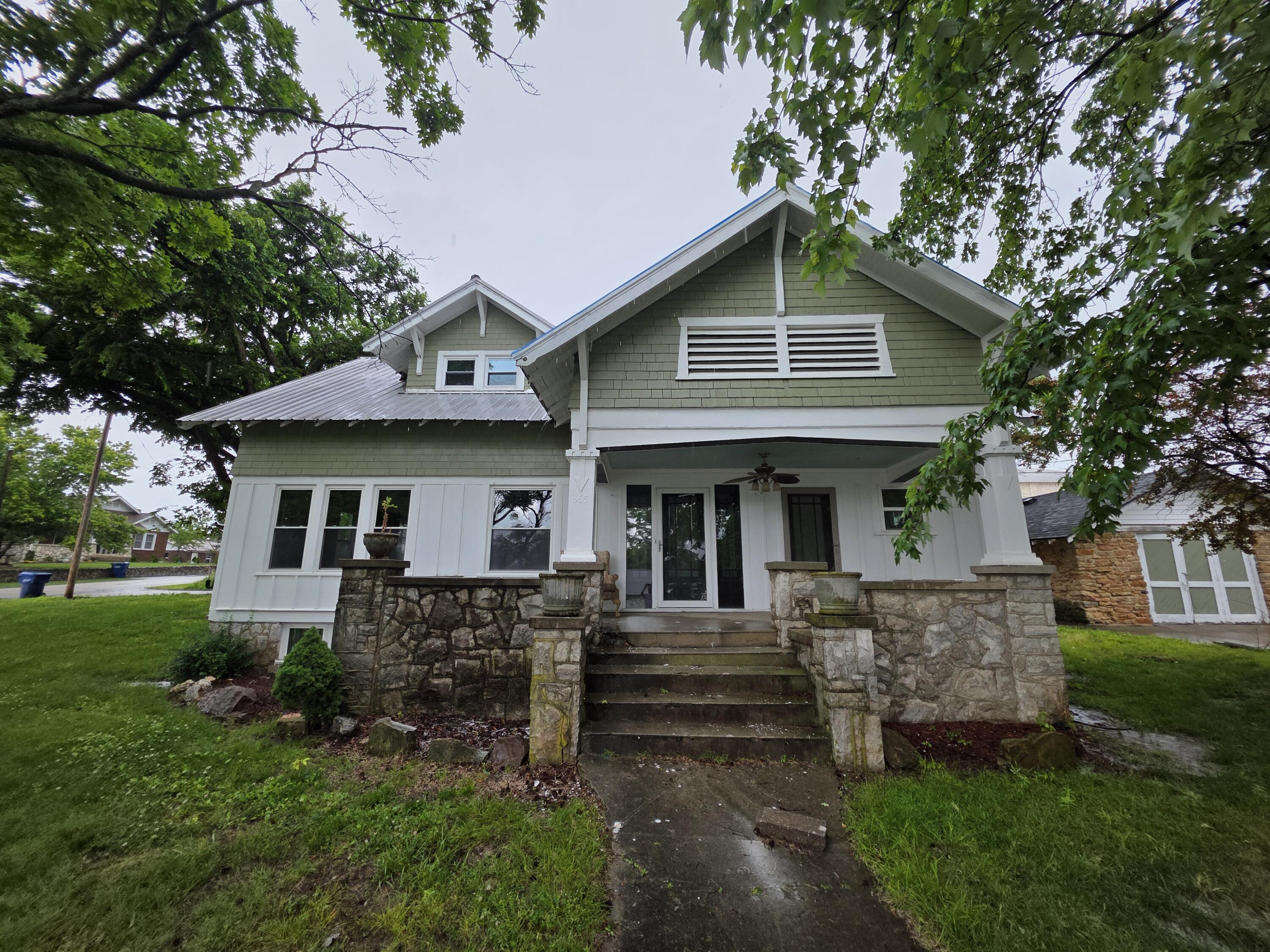 365 North Main Street Property Photo 1