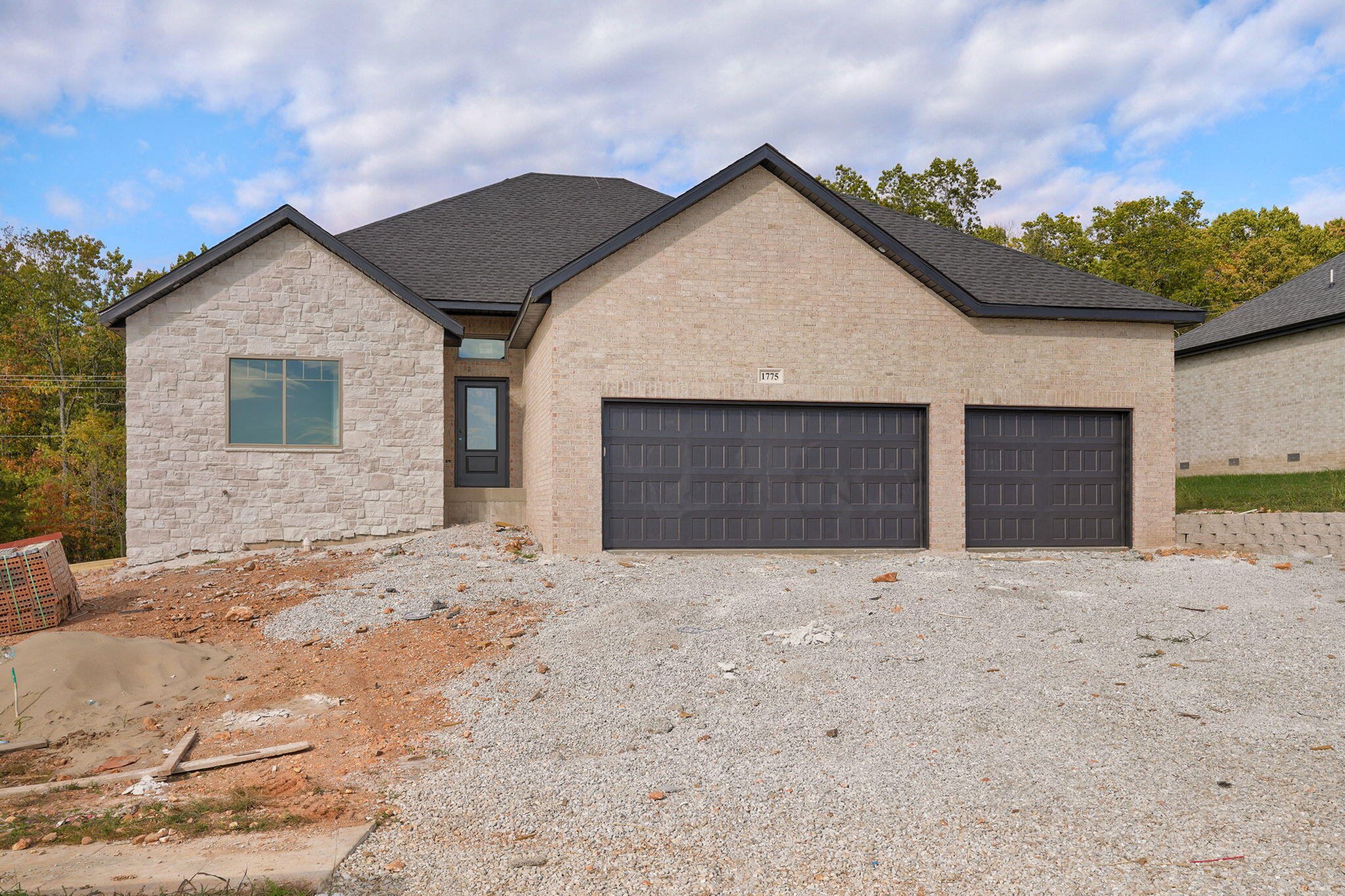 1775 West Gaslight Drive Property Photo 1