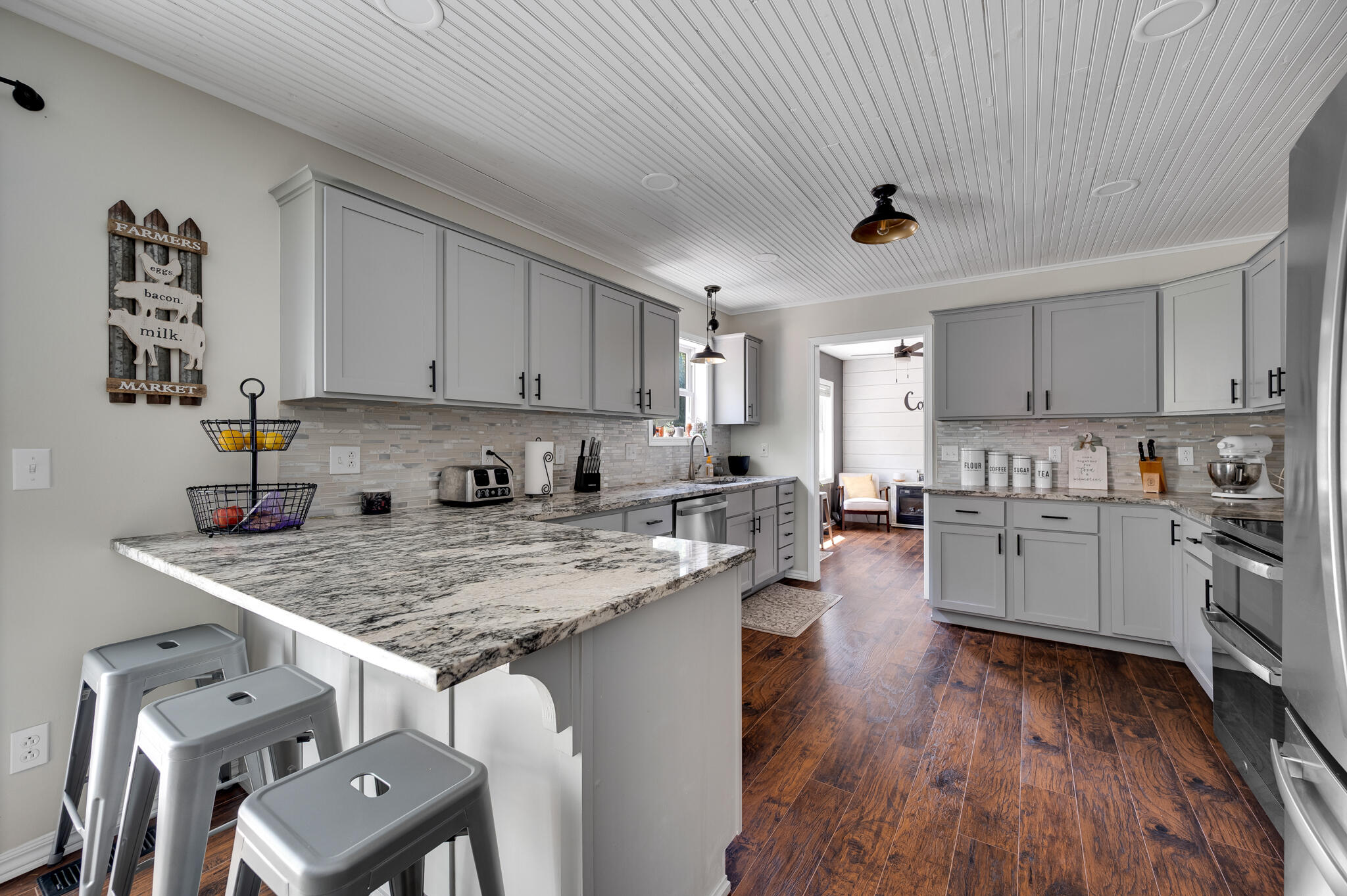 2941 North Michigan Avenue Property Photo 9