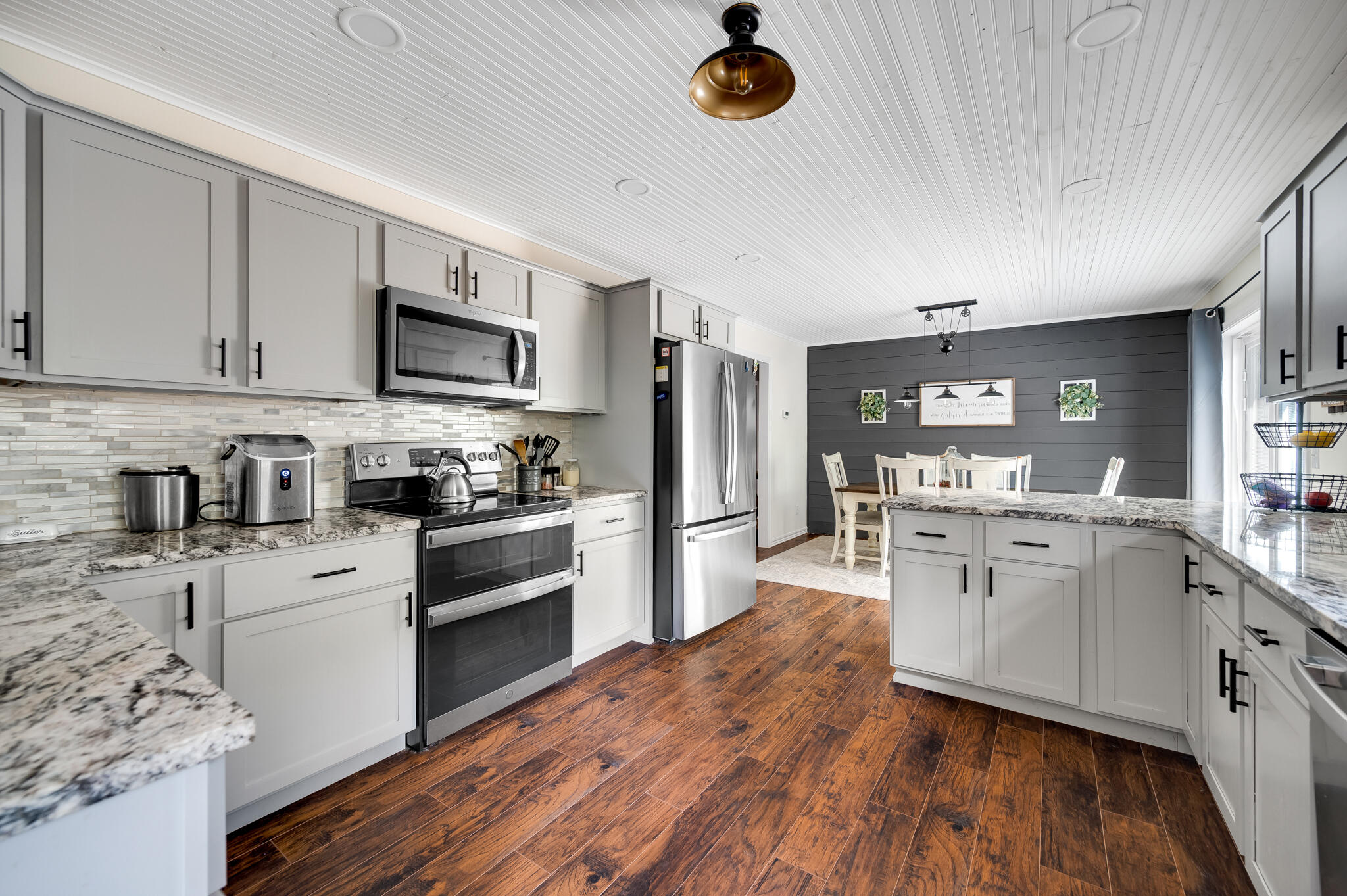 2941 North Michigan Avenue Property Photo 10