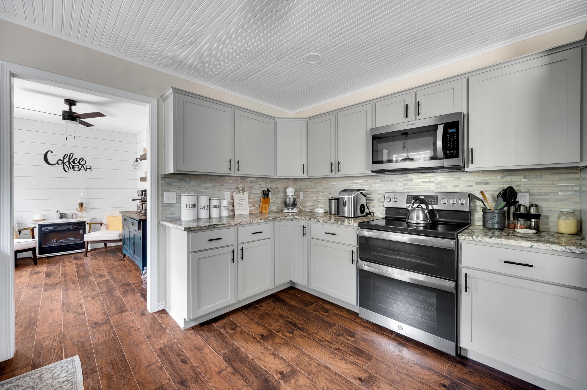 2941 North Michigan Avenue Property Photo 12