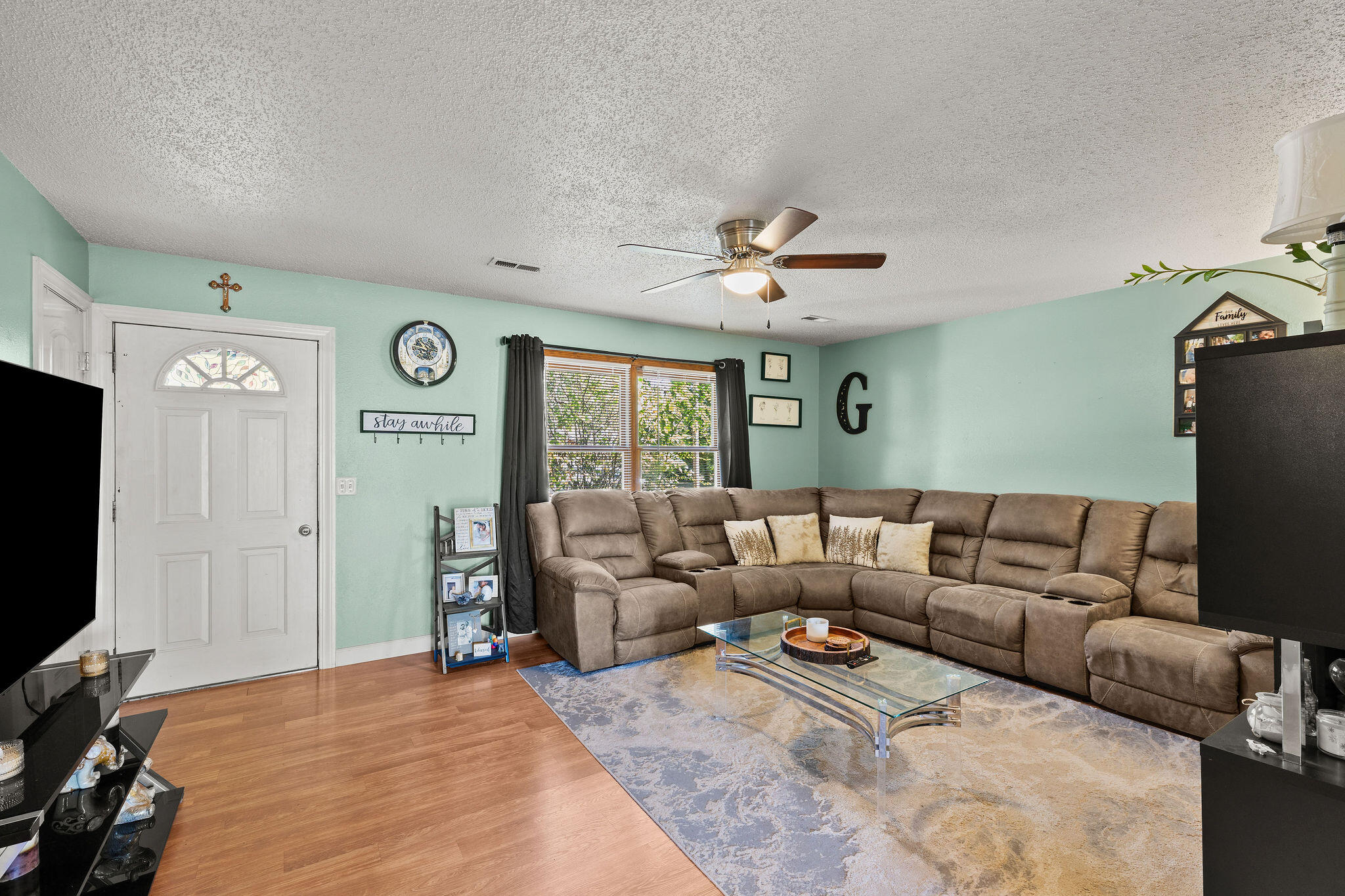 714 East Van Buren Street Property Photo 5
