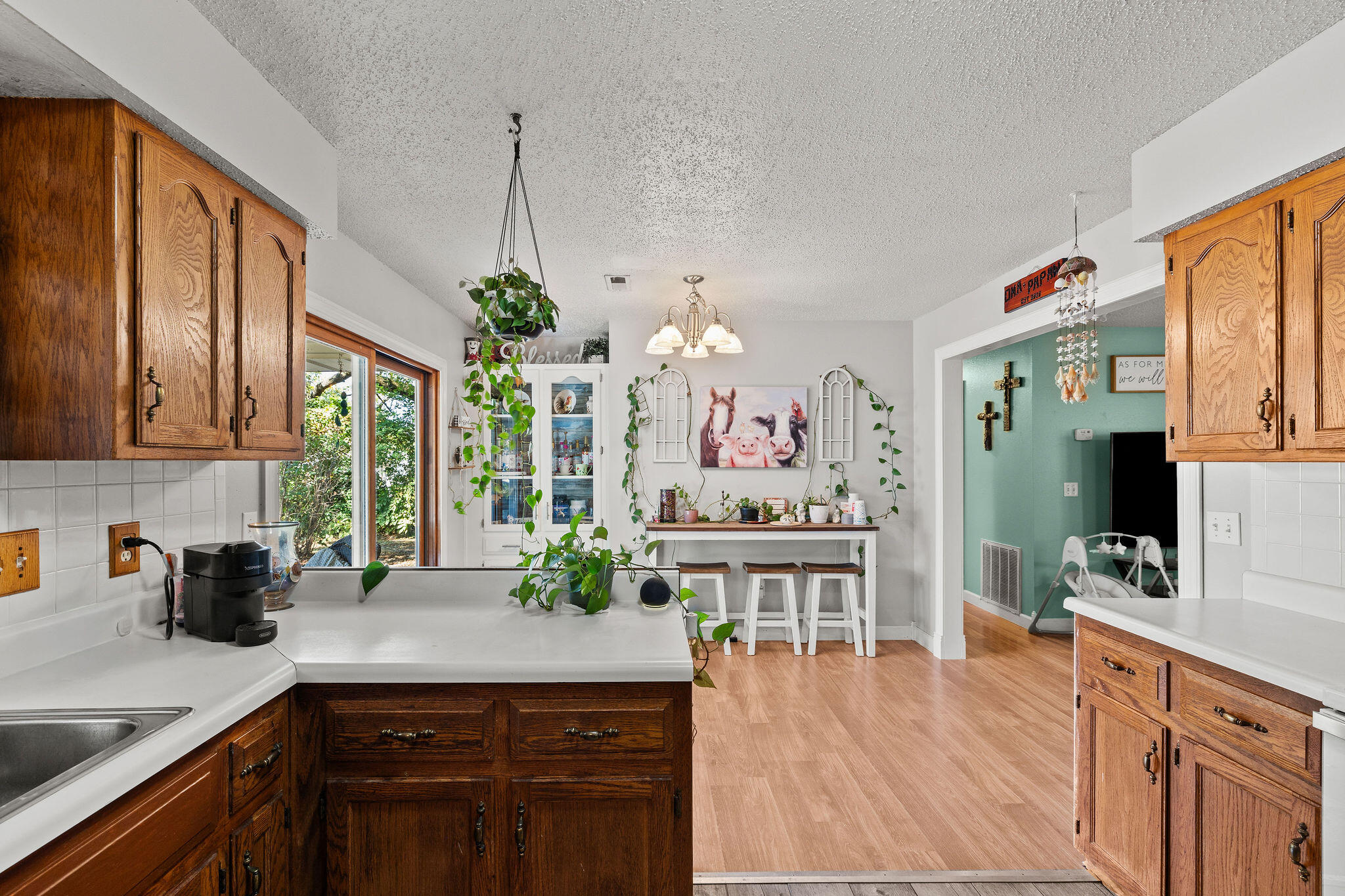 714 East Van Buren Street Property Photo 8