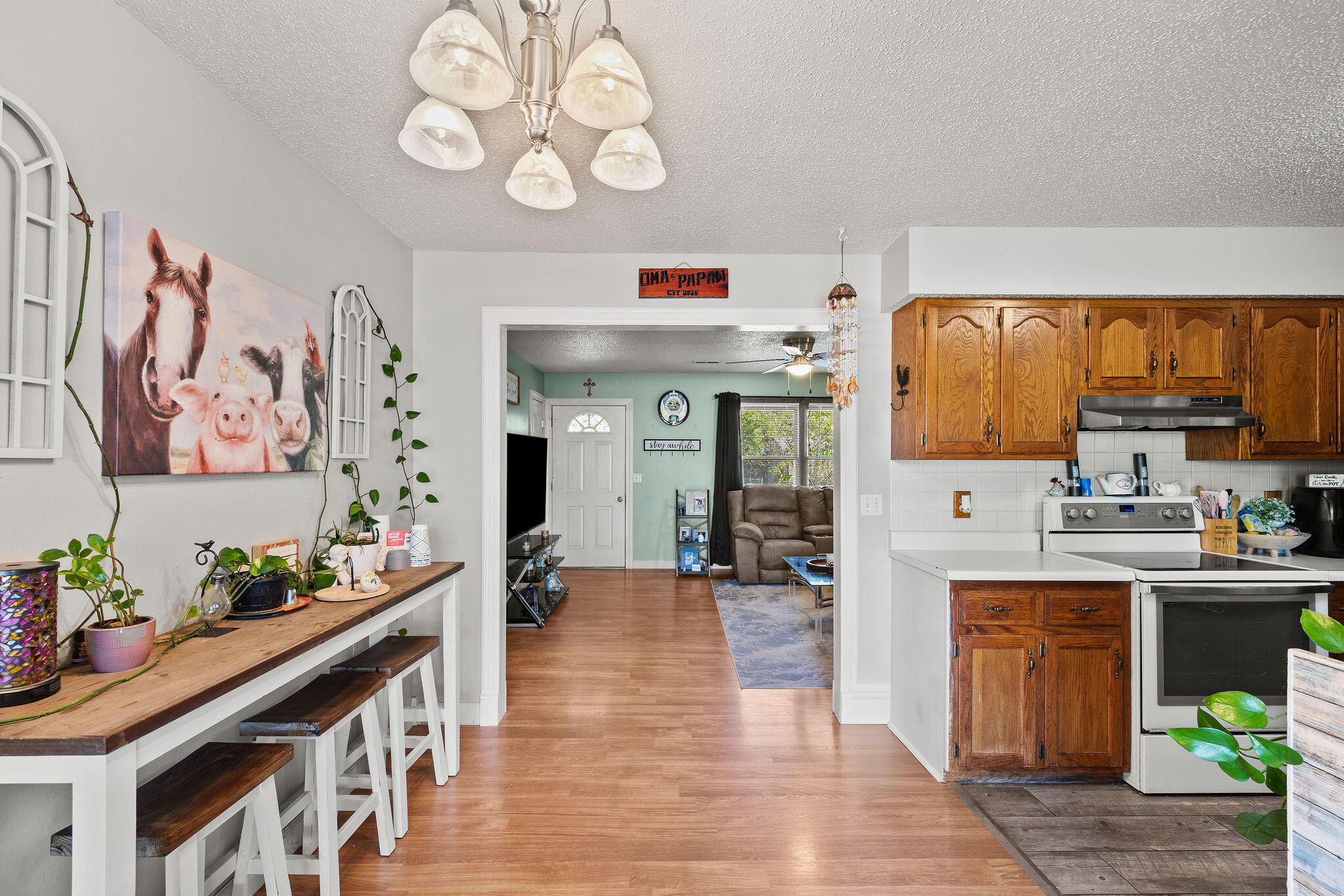 714 East Van Buren Street Property Photo 11