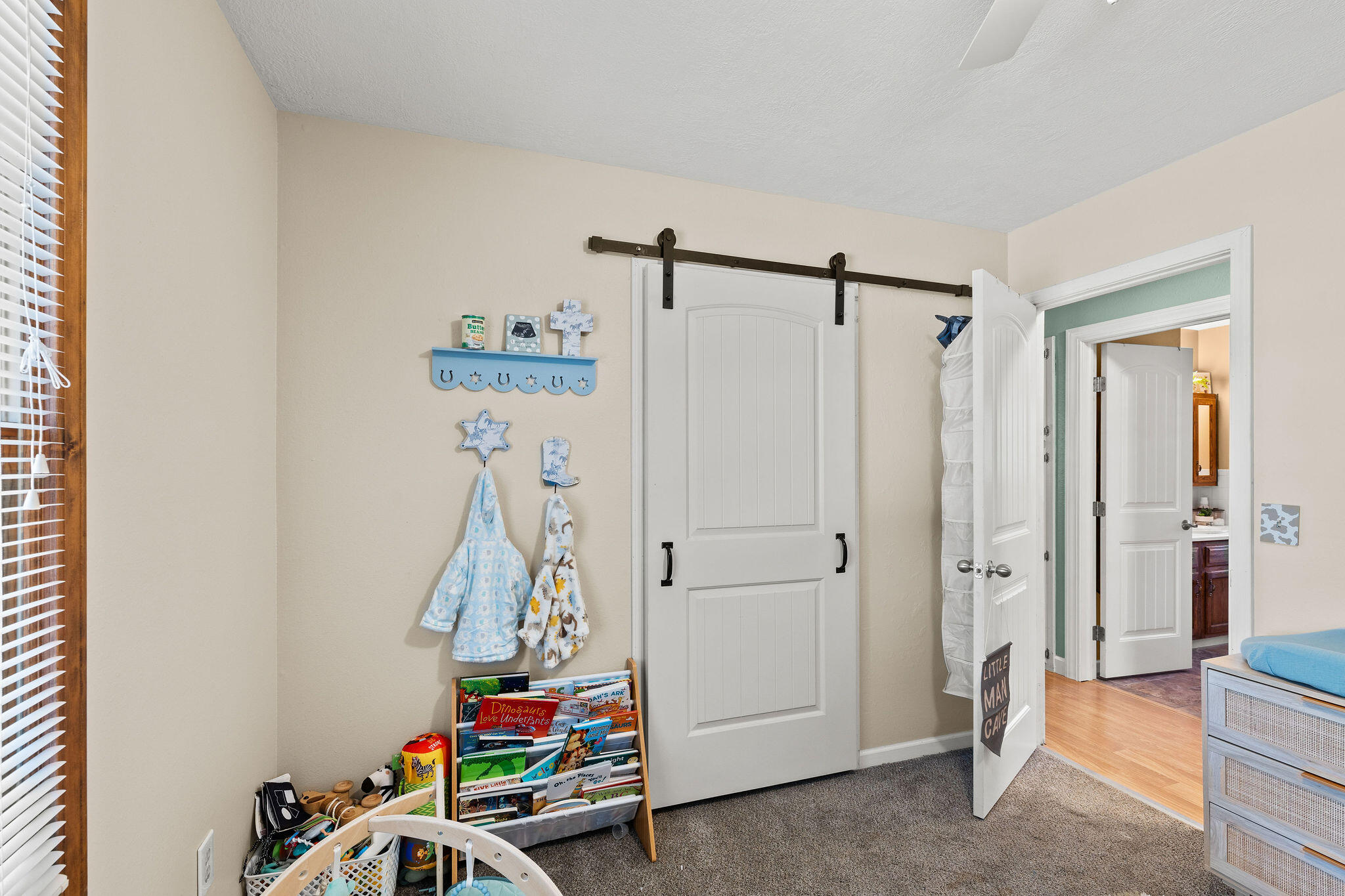 714 East Van Buren Street Property Photo 17
