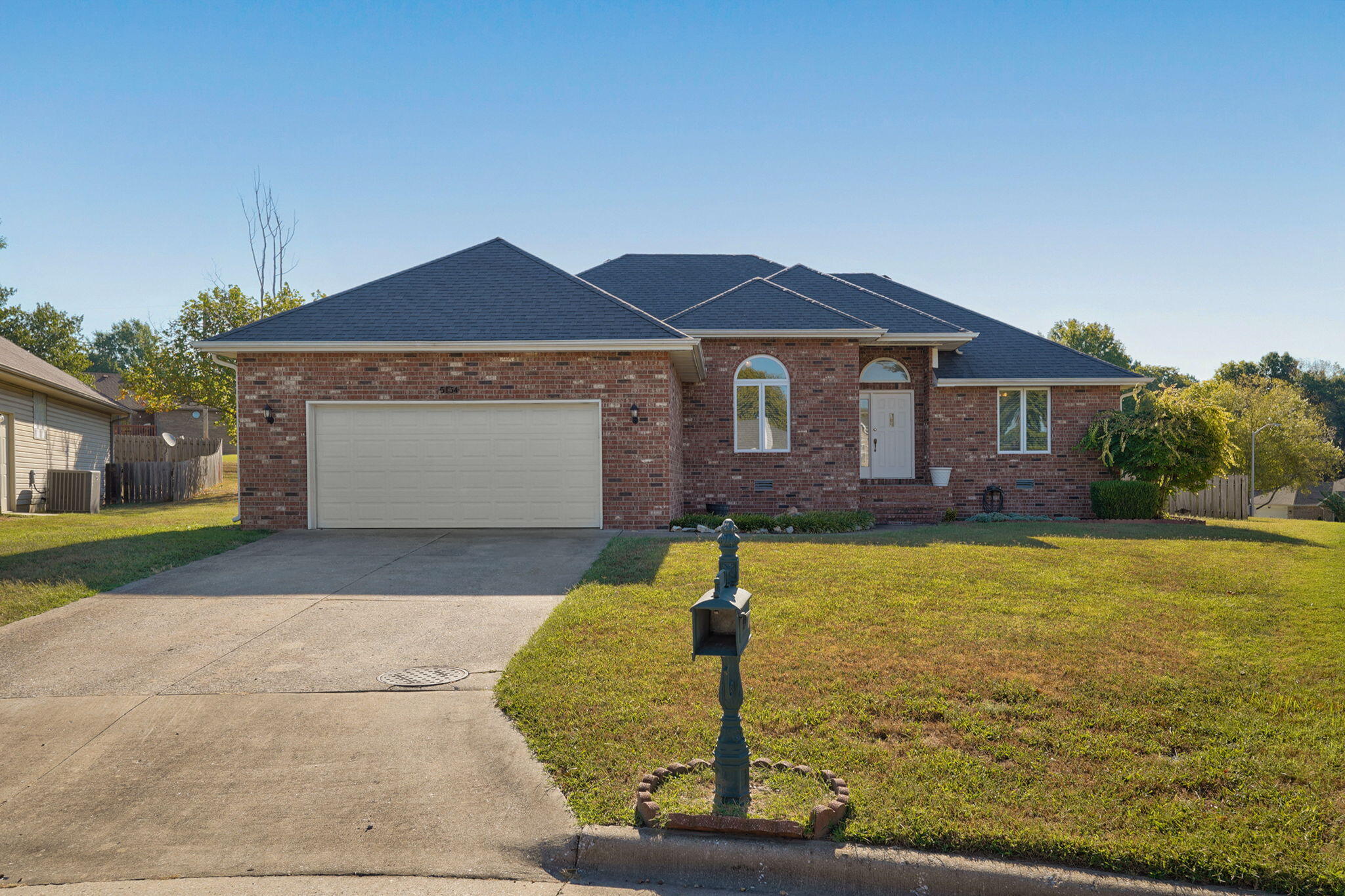 5134 South Sterling Court Property Photo 2