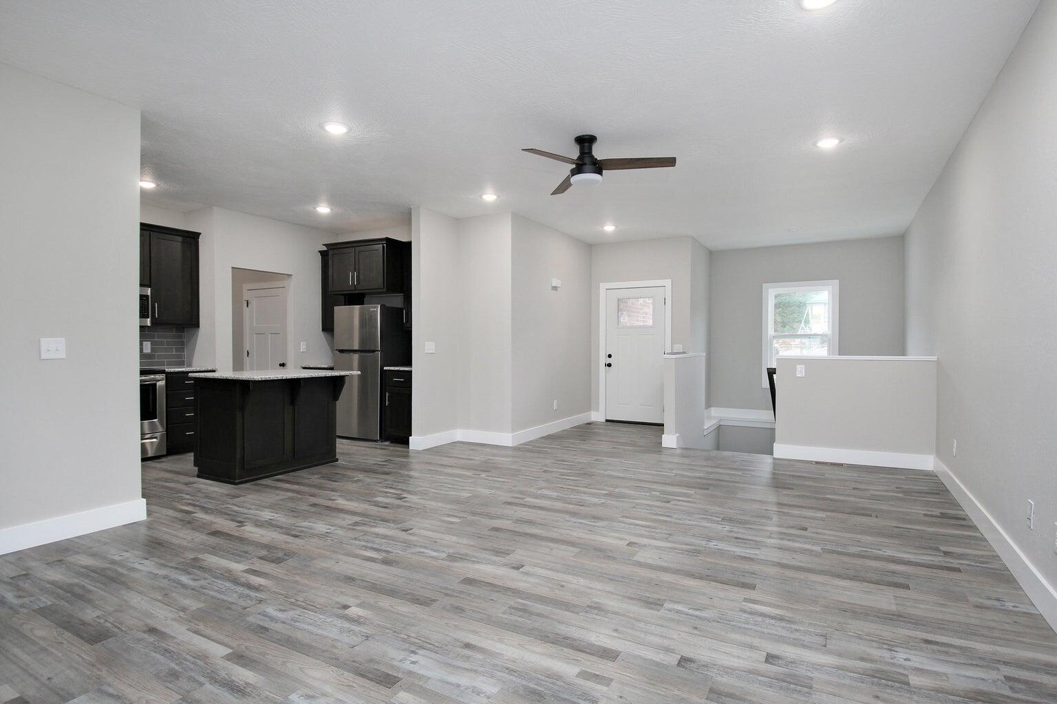 1418-1420 South Atlas Court Property Photo 2