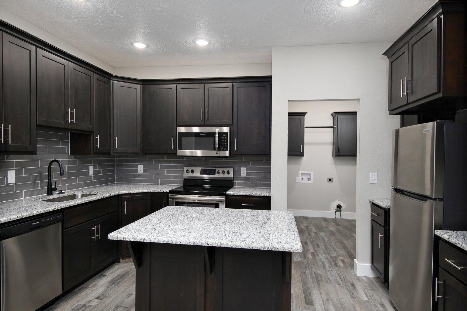 1418-1420 South Atlas Court Property Photo 3