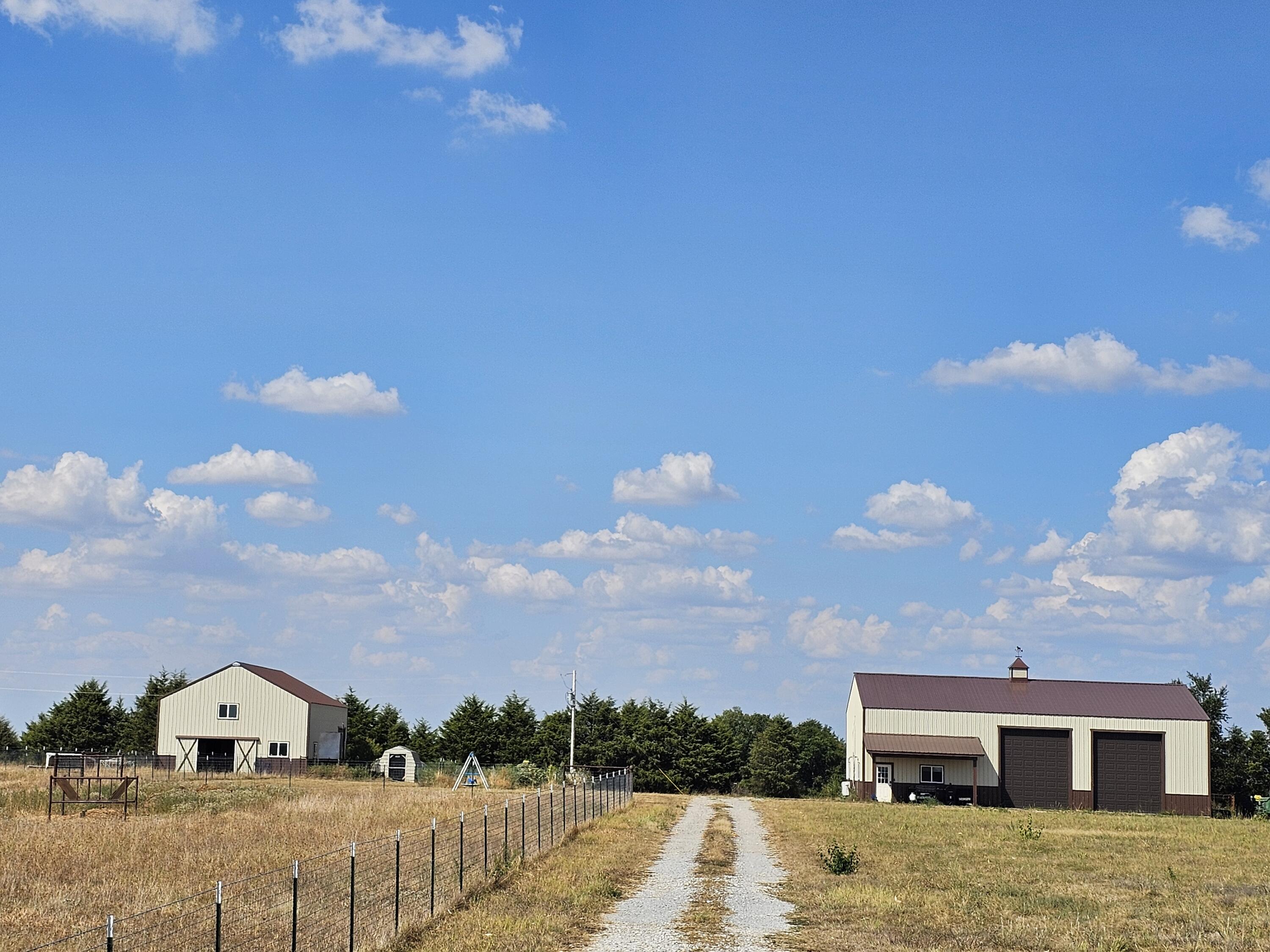 18127 Highway H Property Photo 1