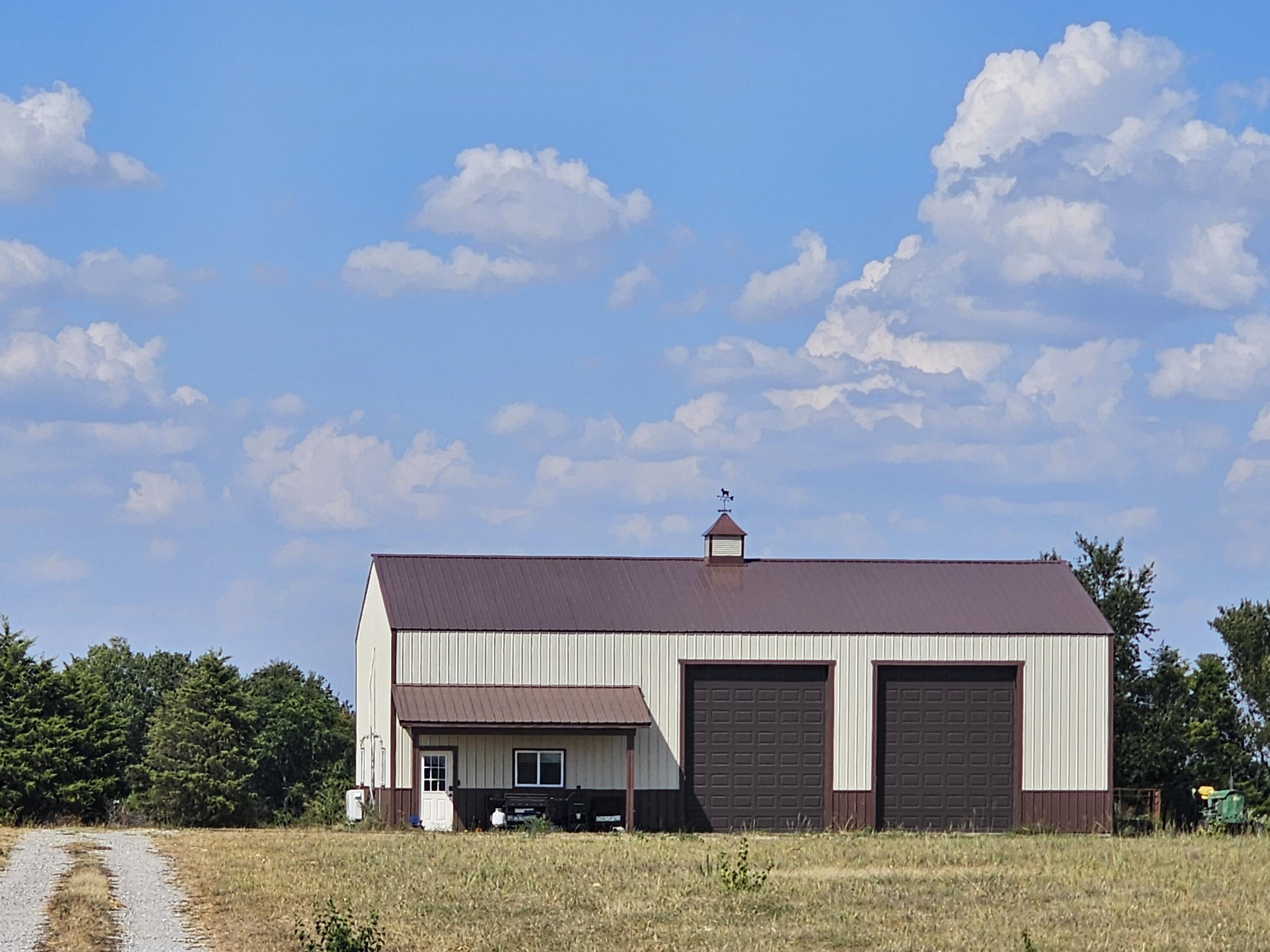 18127 Highway H Property Photo 2