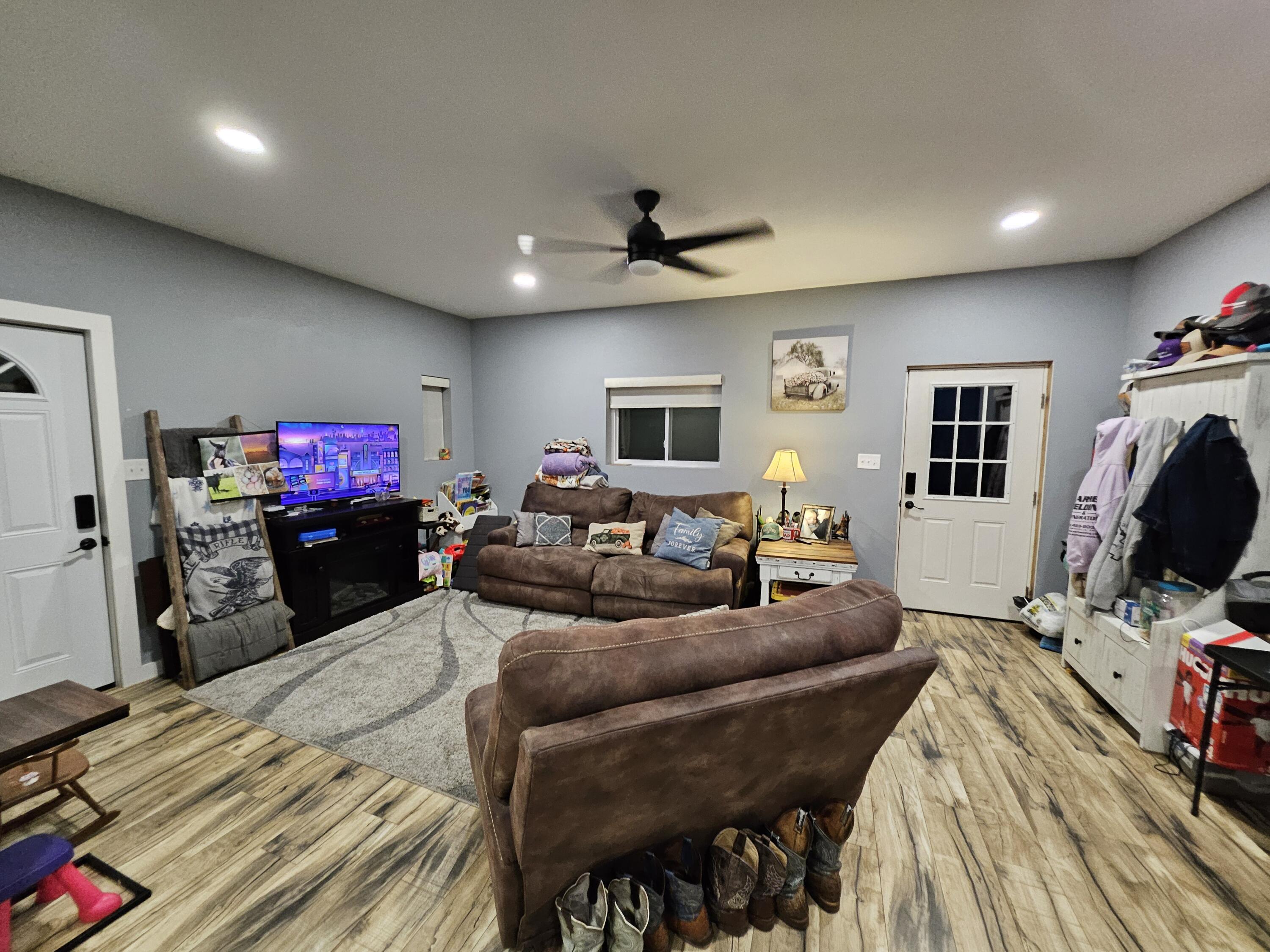 18127 Highway H Property Photo 9