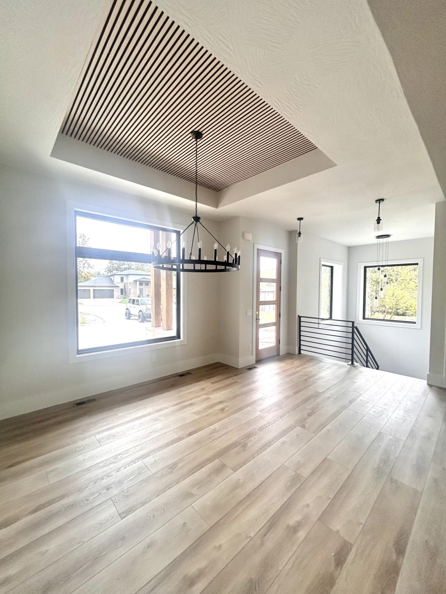 6147 South Hampton Avenue Property Photo 8