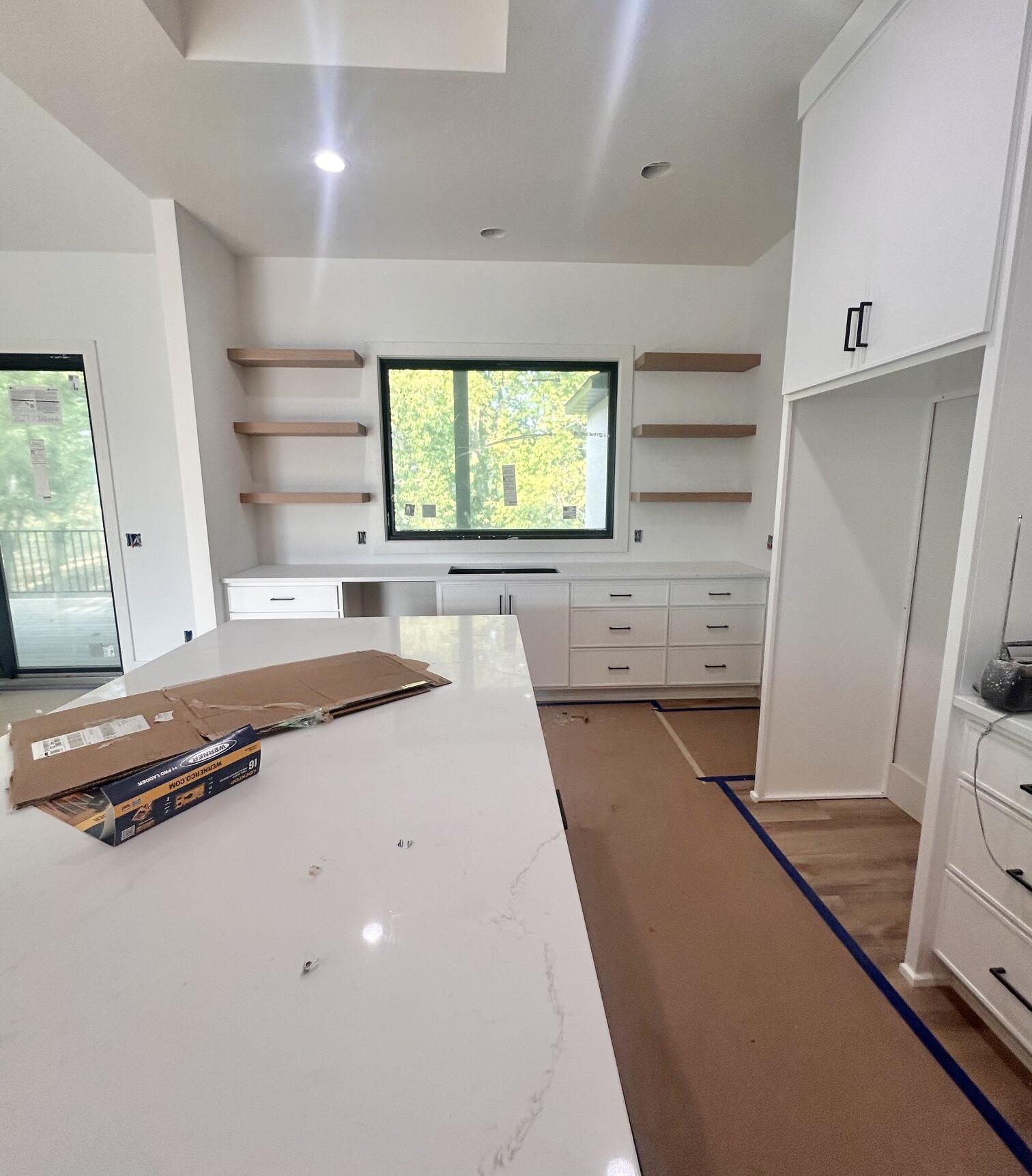 6147 South Hampton Avenue Property Photo 9