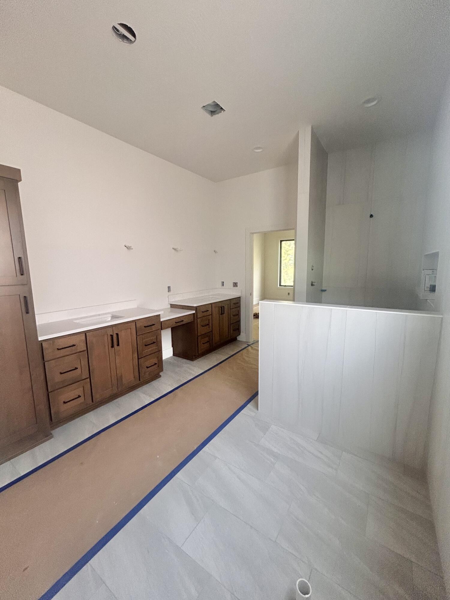 6147 South Hampton Avenue Property Photo 15