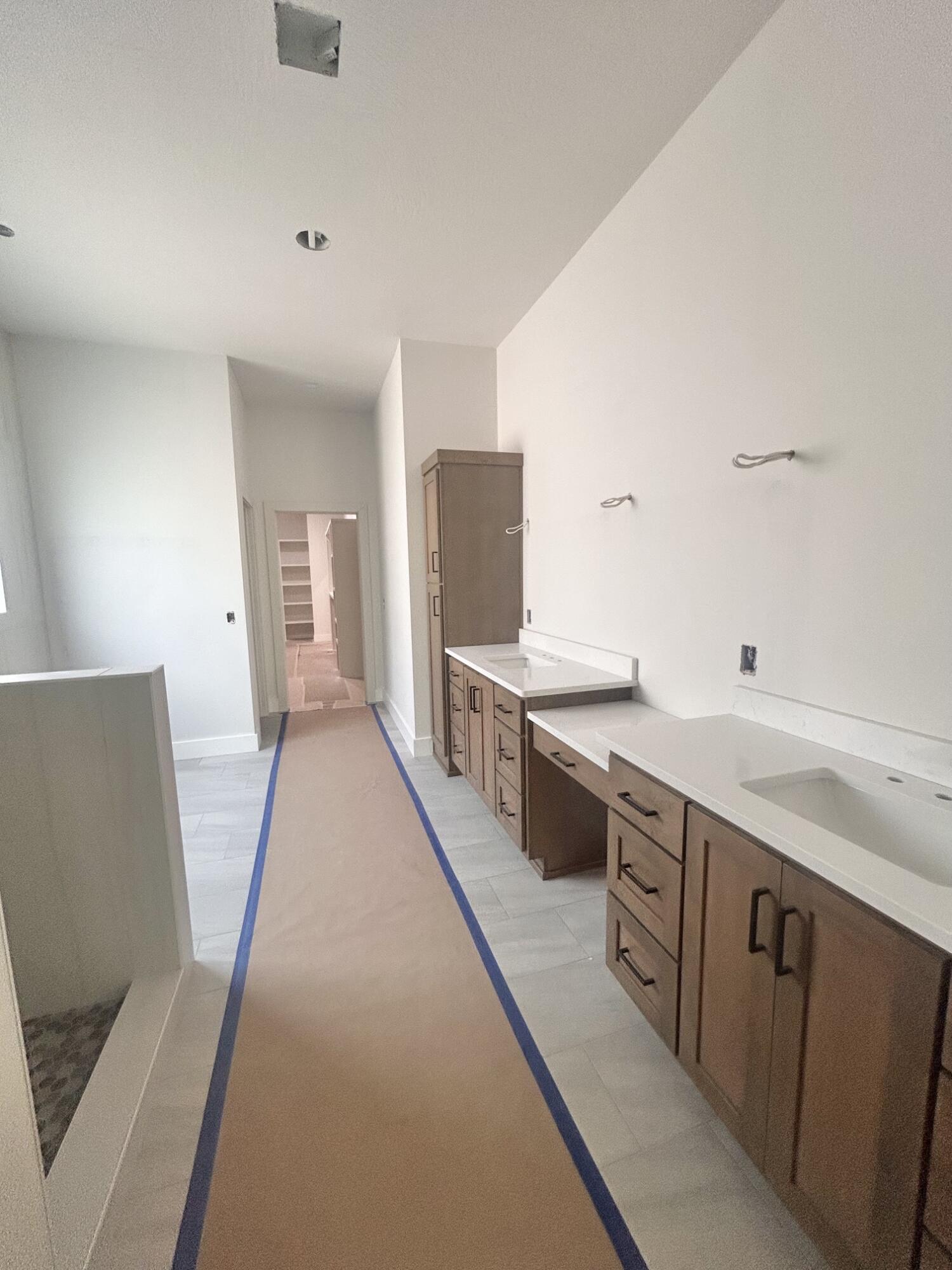 6147 South Hampton Avenue Property Photo 16