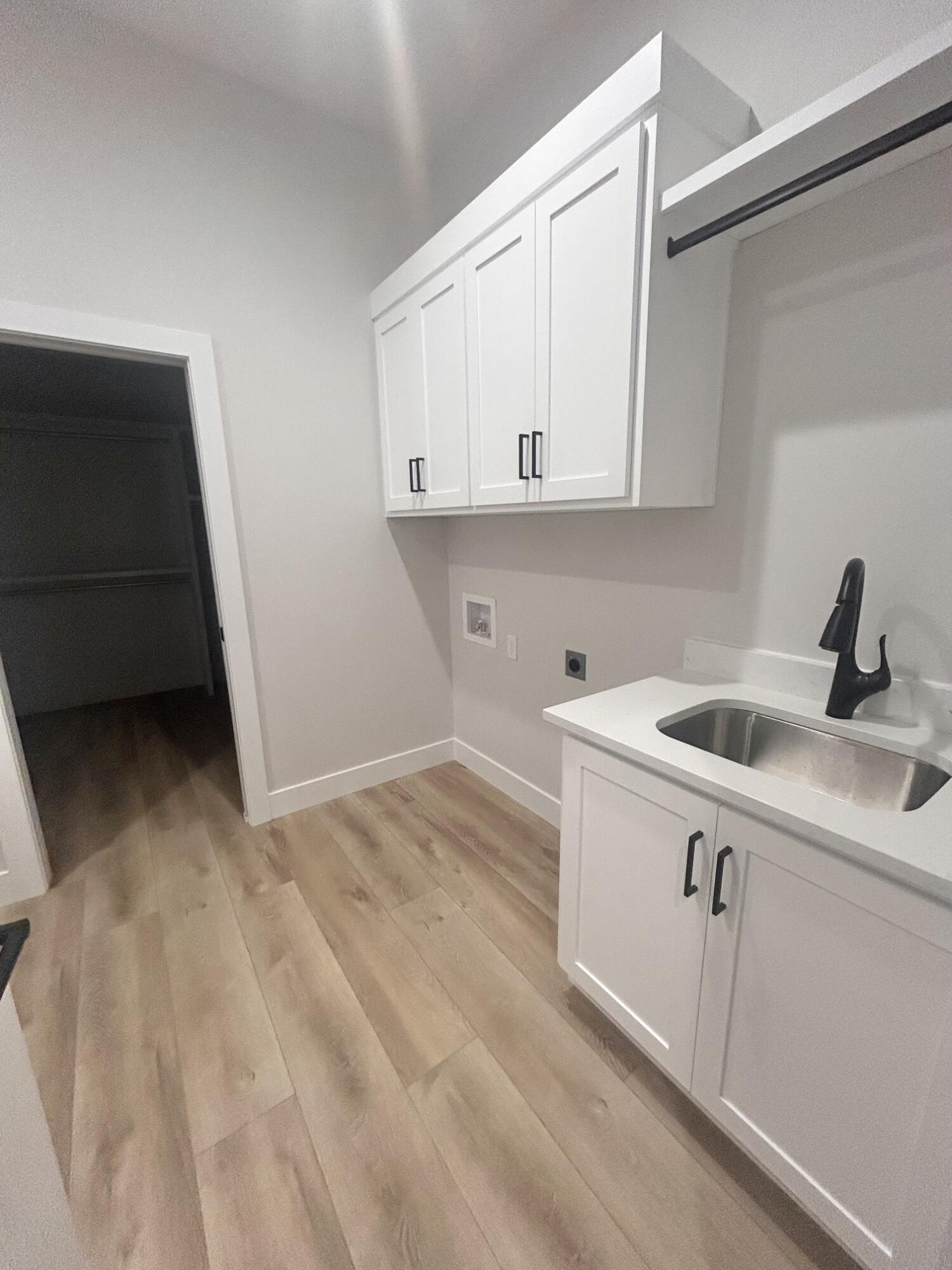 6147 South Hampton Avenue Property Photo 20