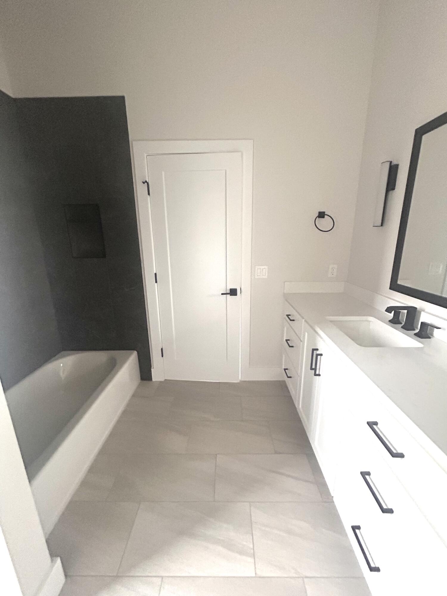 6147 South Hampton Avenue Property Photo 24
