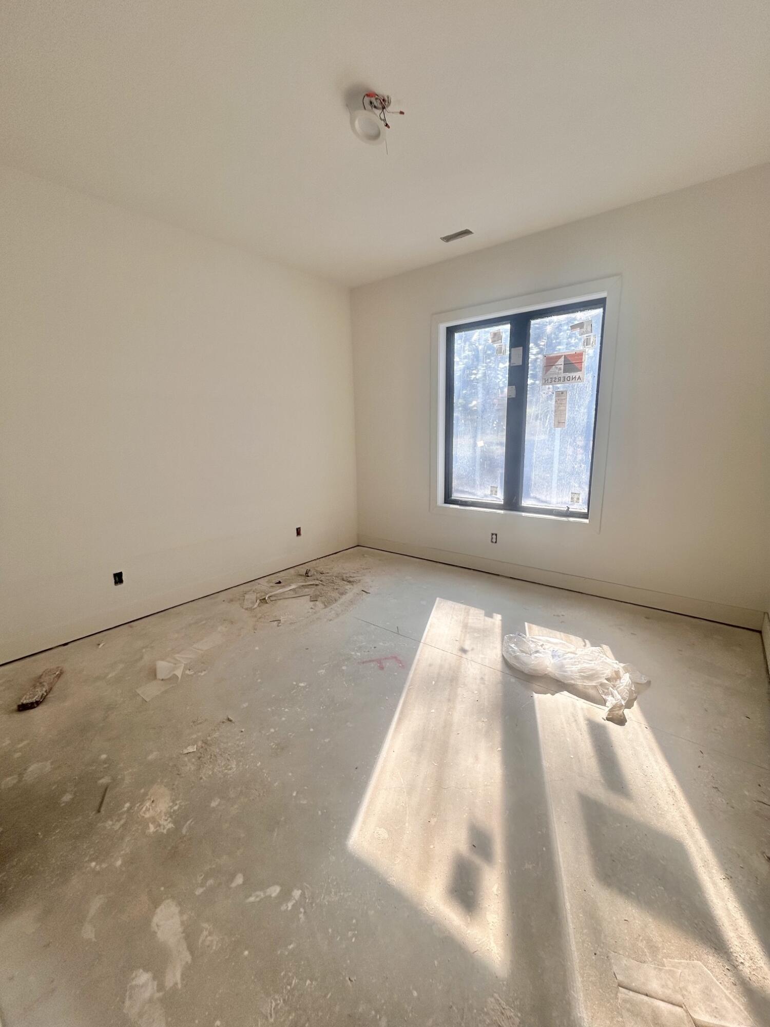 6147 South Hampton Avenue Property Photo 32
