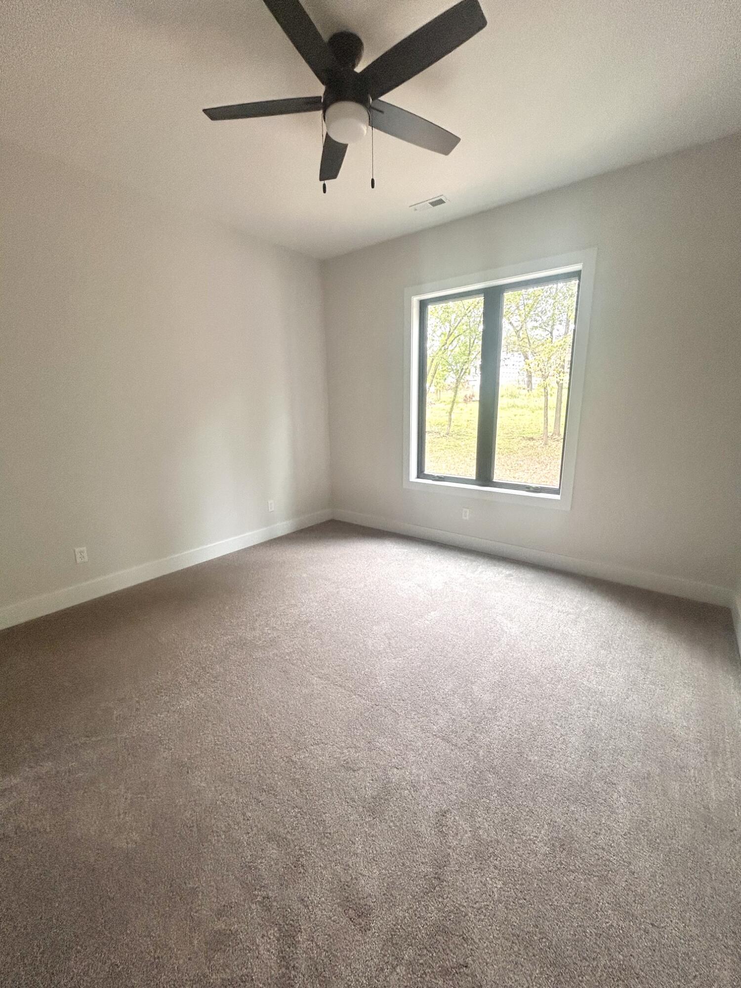 6147 South Hampton Avenue Property Photo 32