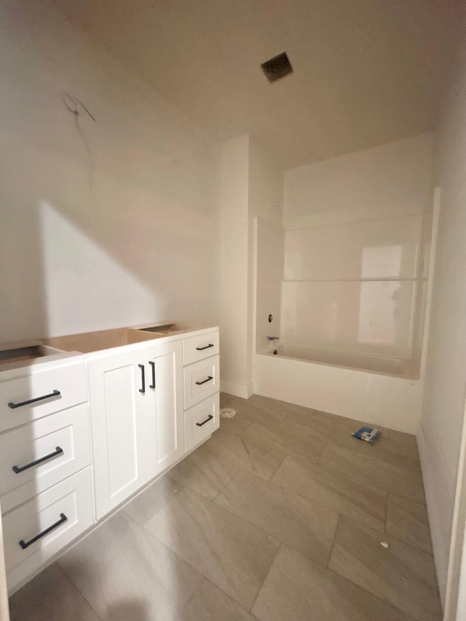 6147 South Hampton Avenue Property Photo 33