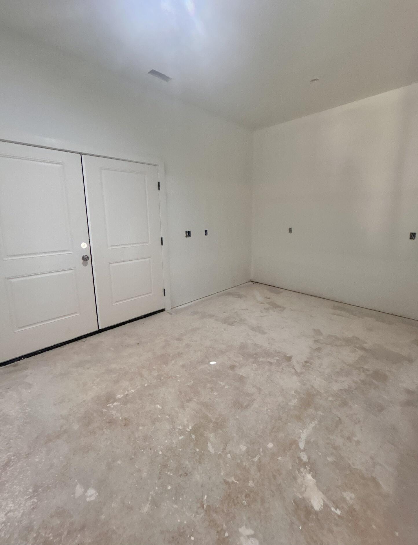 6147 South Hampton Avenue Property Photo 37
