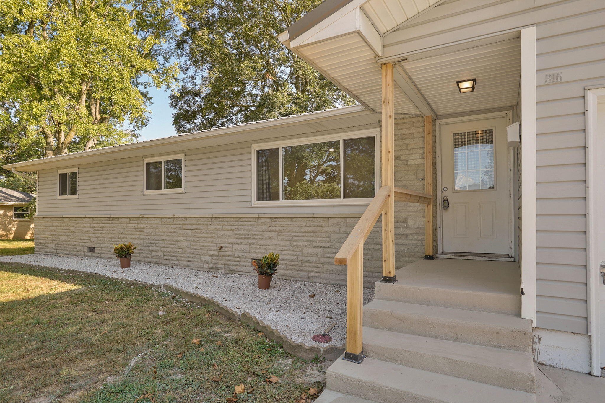 316 West Charles Street Property Photo 2