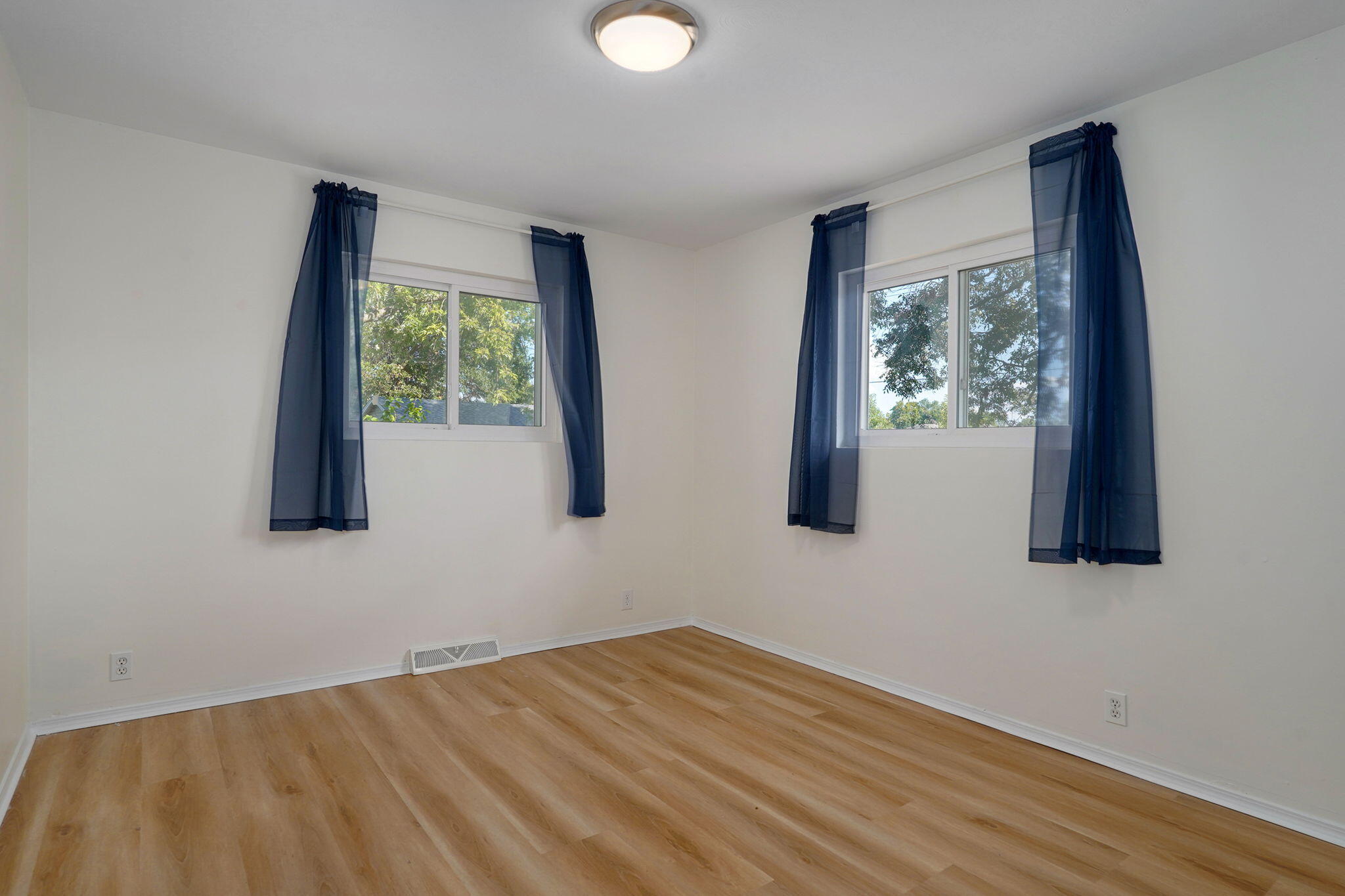 316 West Charles Street Property Photo 16