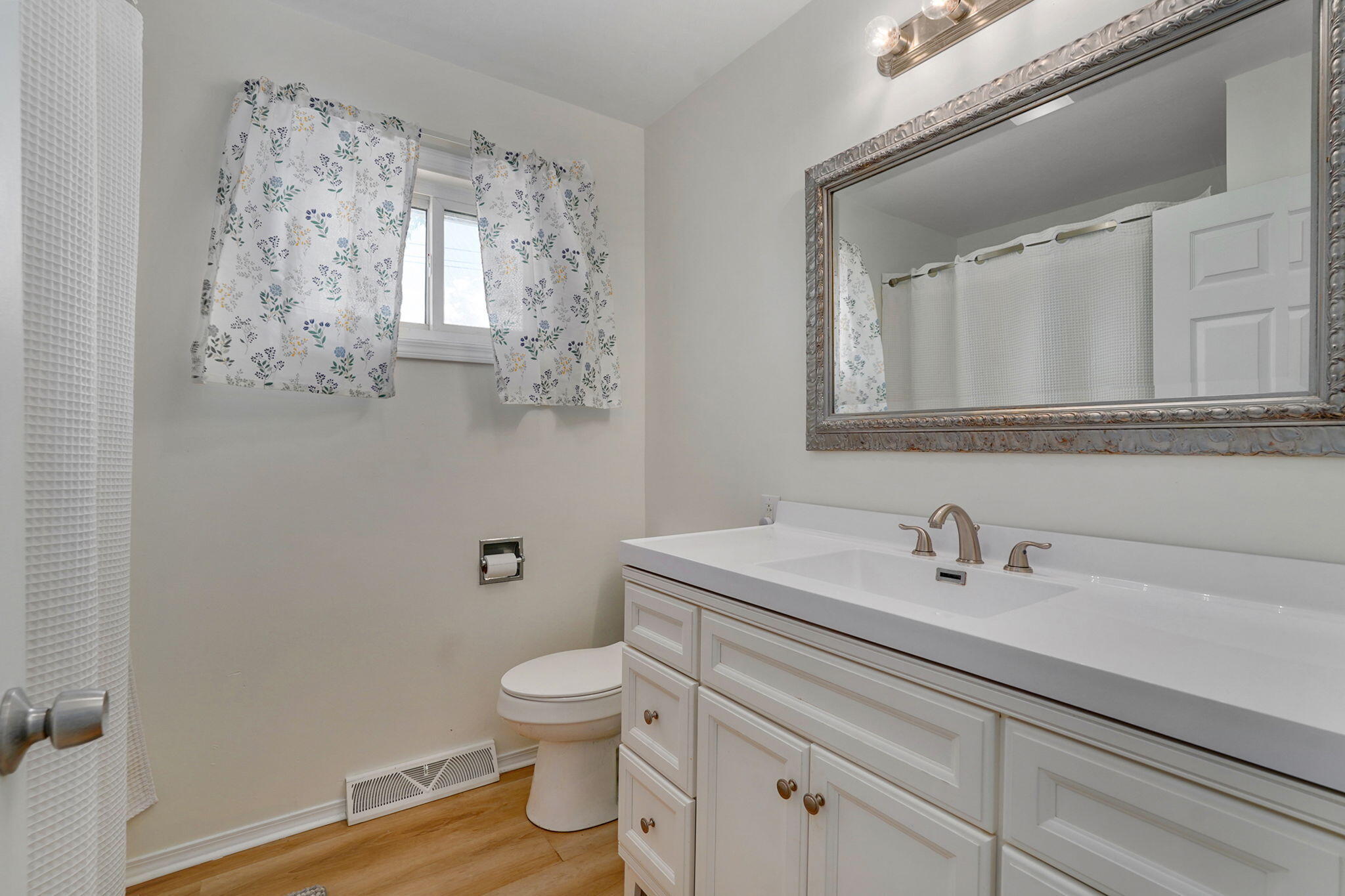 316 West Charles Street Property Photo 19