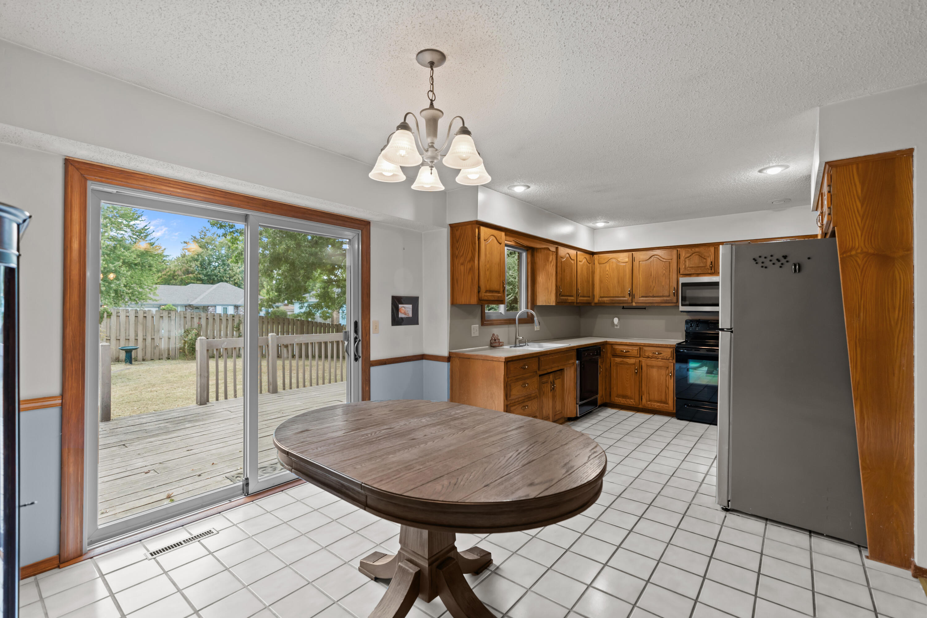 751 South Sparks Avenue Property Photo 12