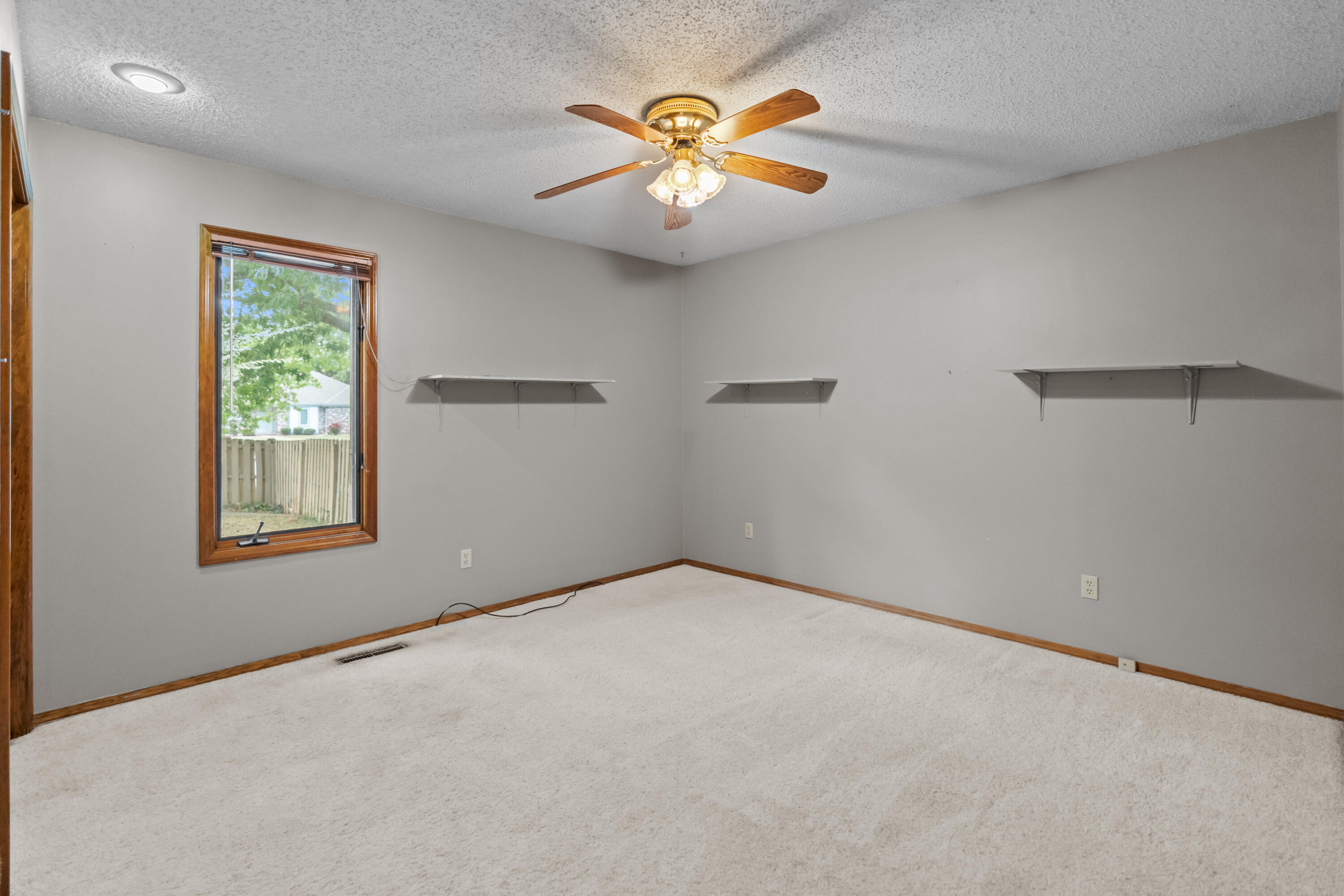 751 South Sparks Avenue Property Photo 22