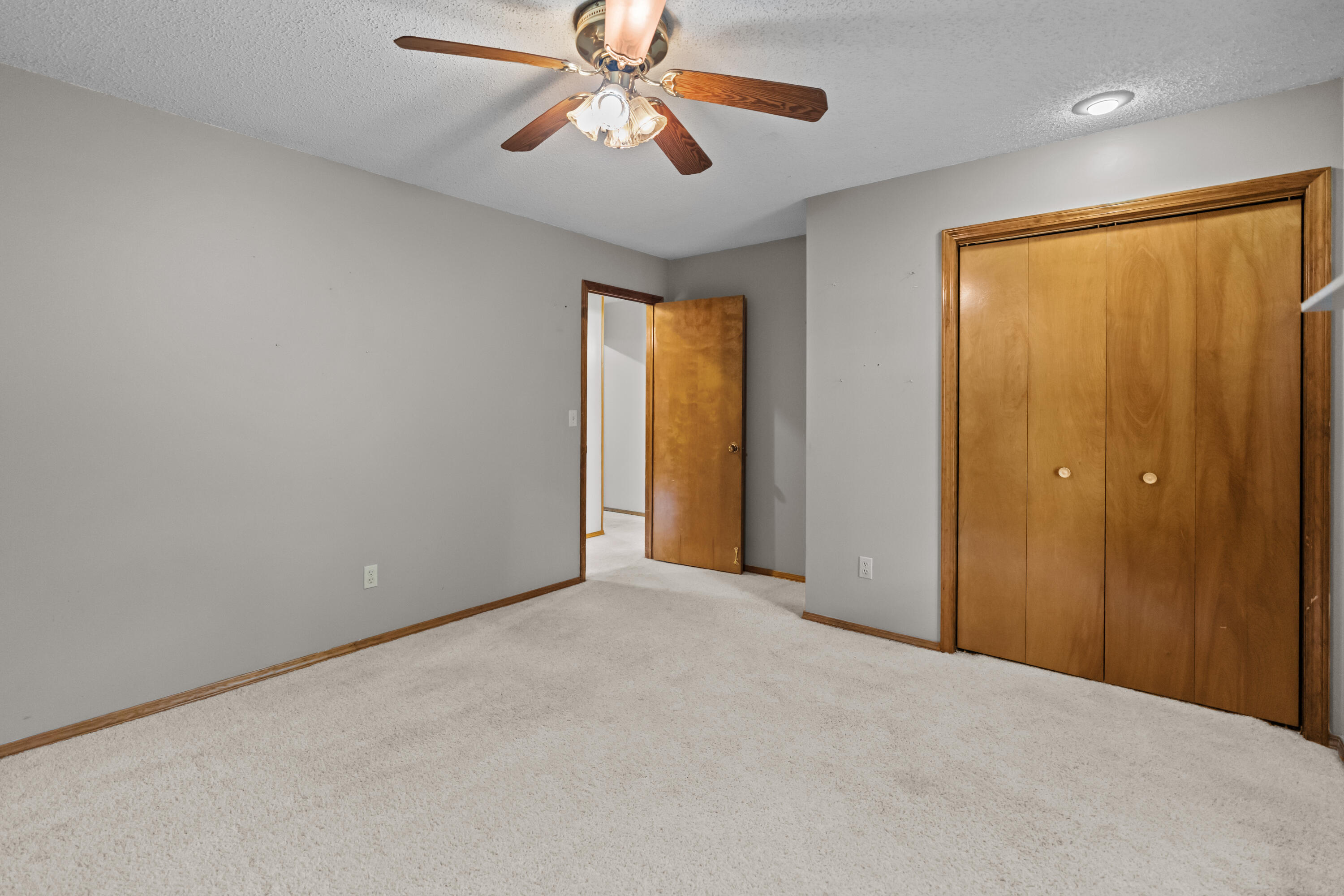 751 South Sparks Avenue Property Photo 23
