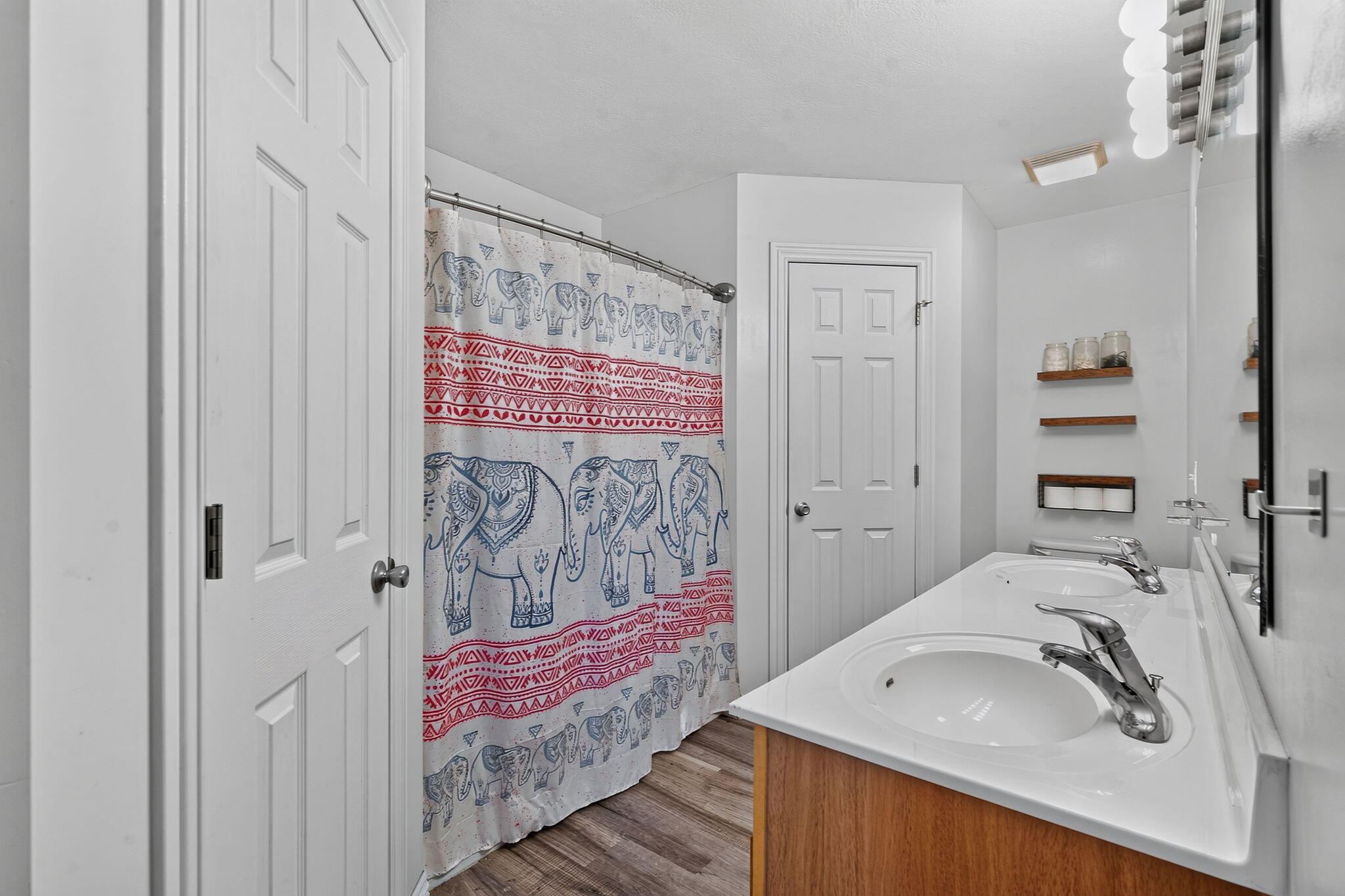 5593 West Lombard Street Property Photo 14