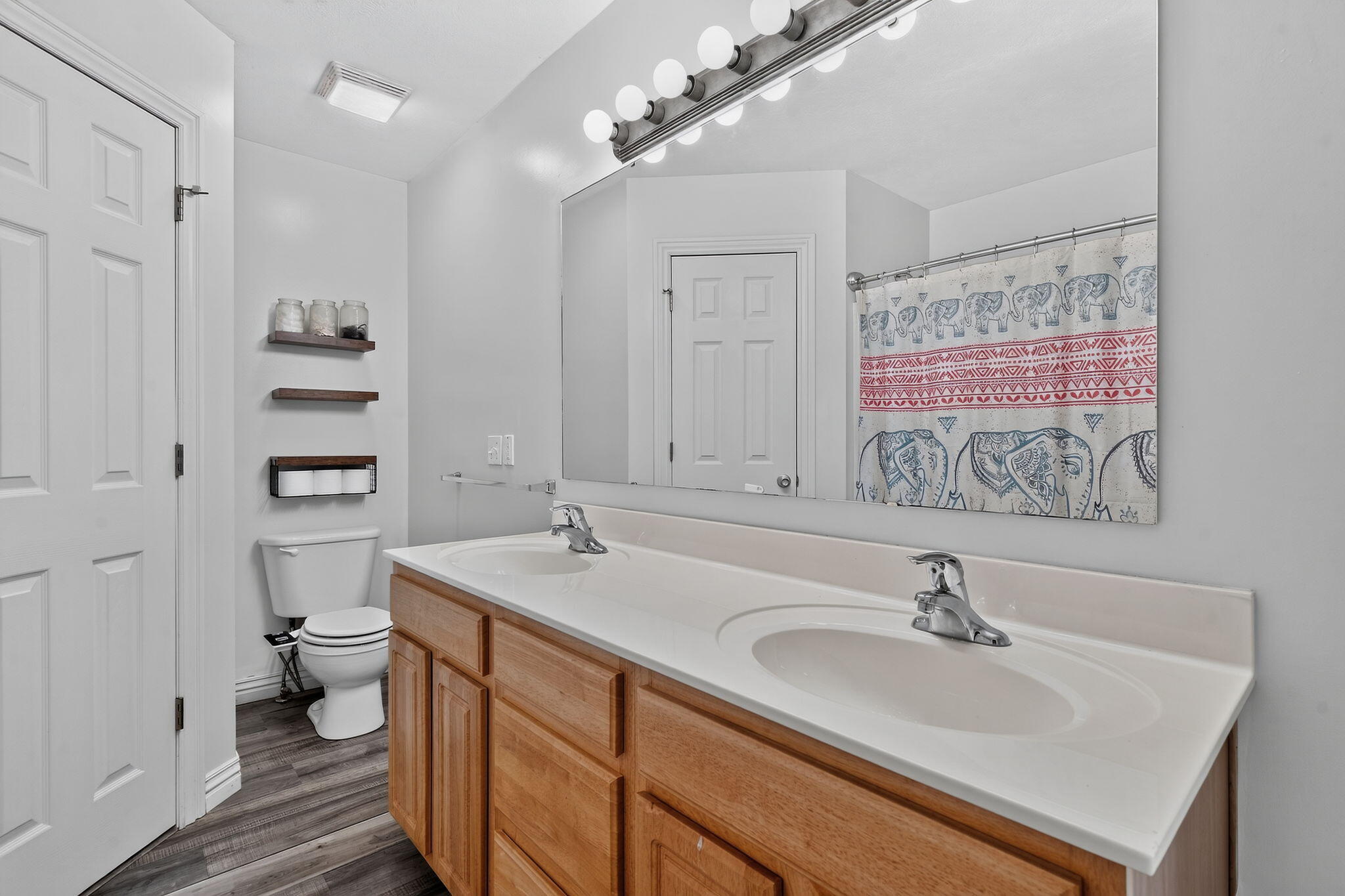 5593 West Lombard Street Property Photo 15