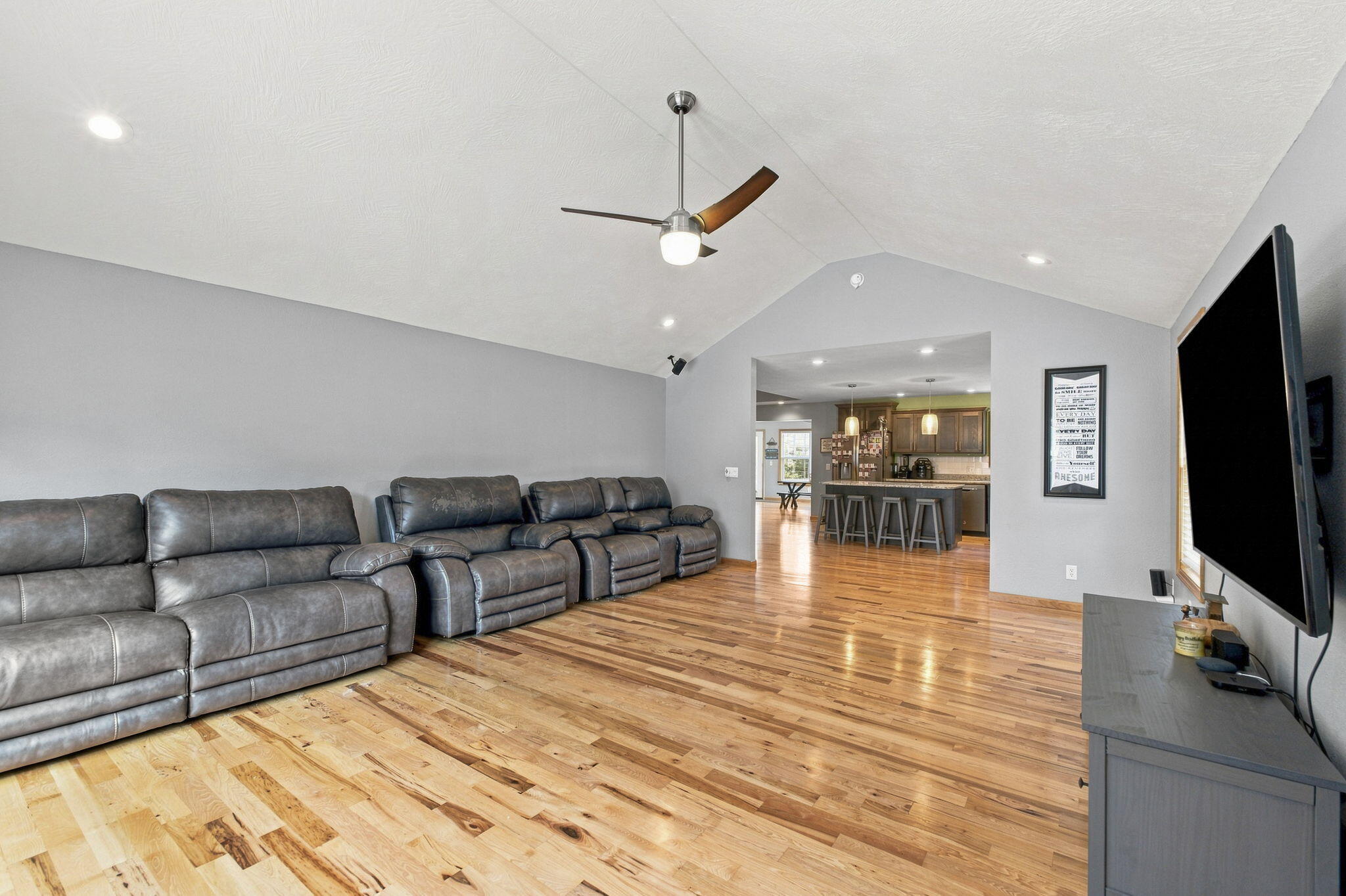 25267 Cedar Crest Drive Property Photo 9