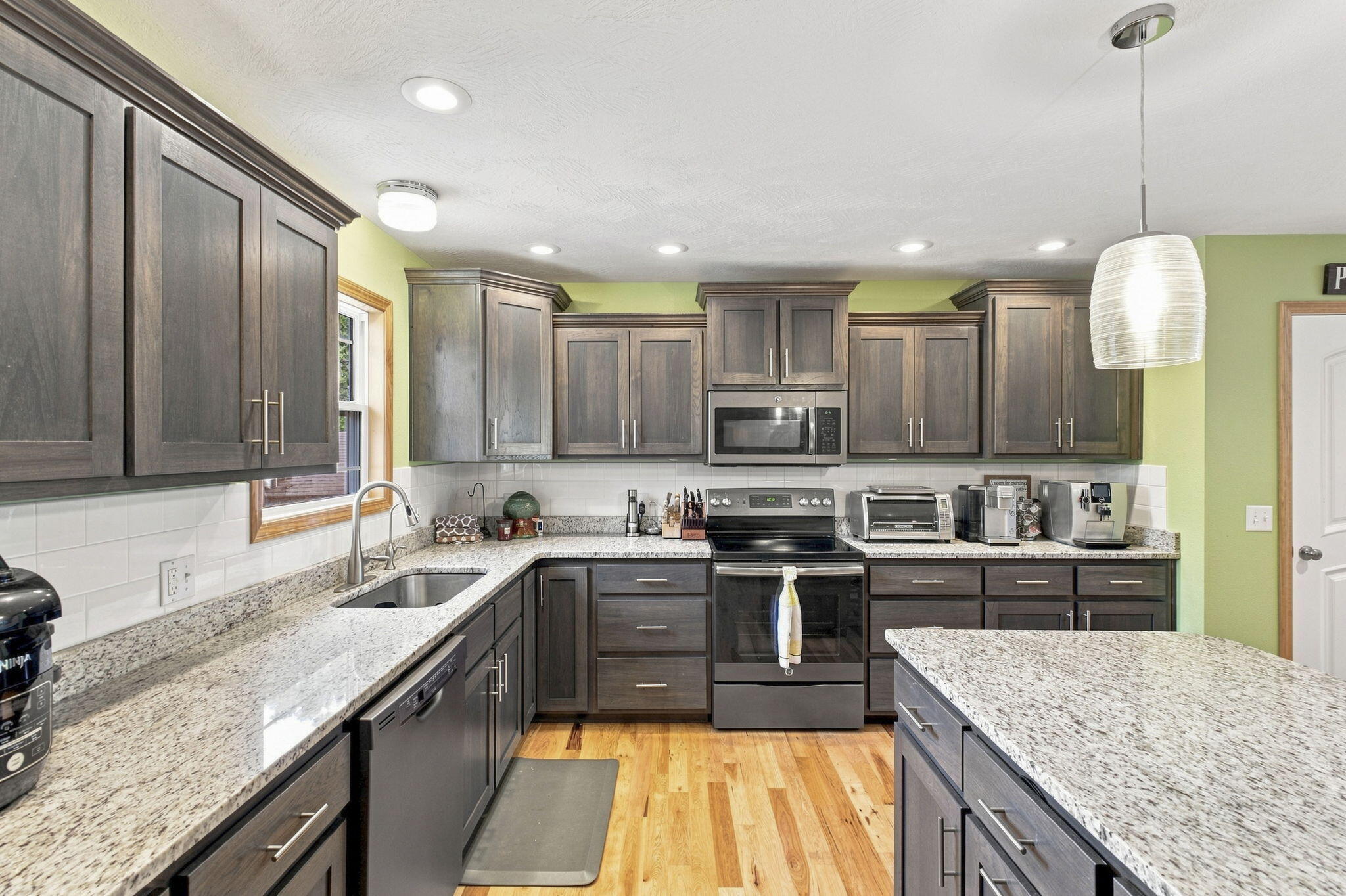 25267 Cedar Crest Drive Property Photo 12