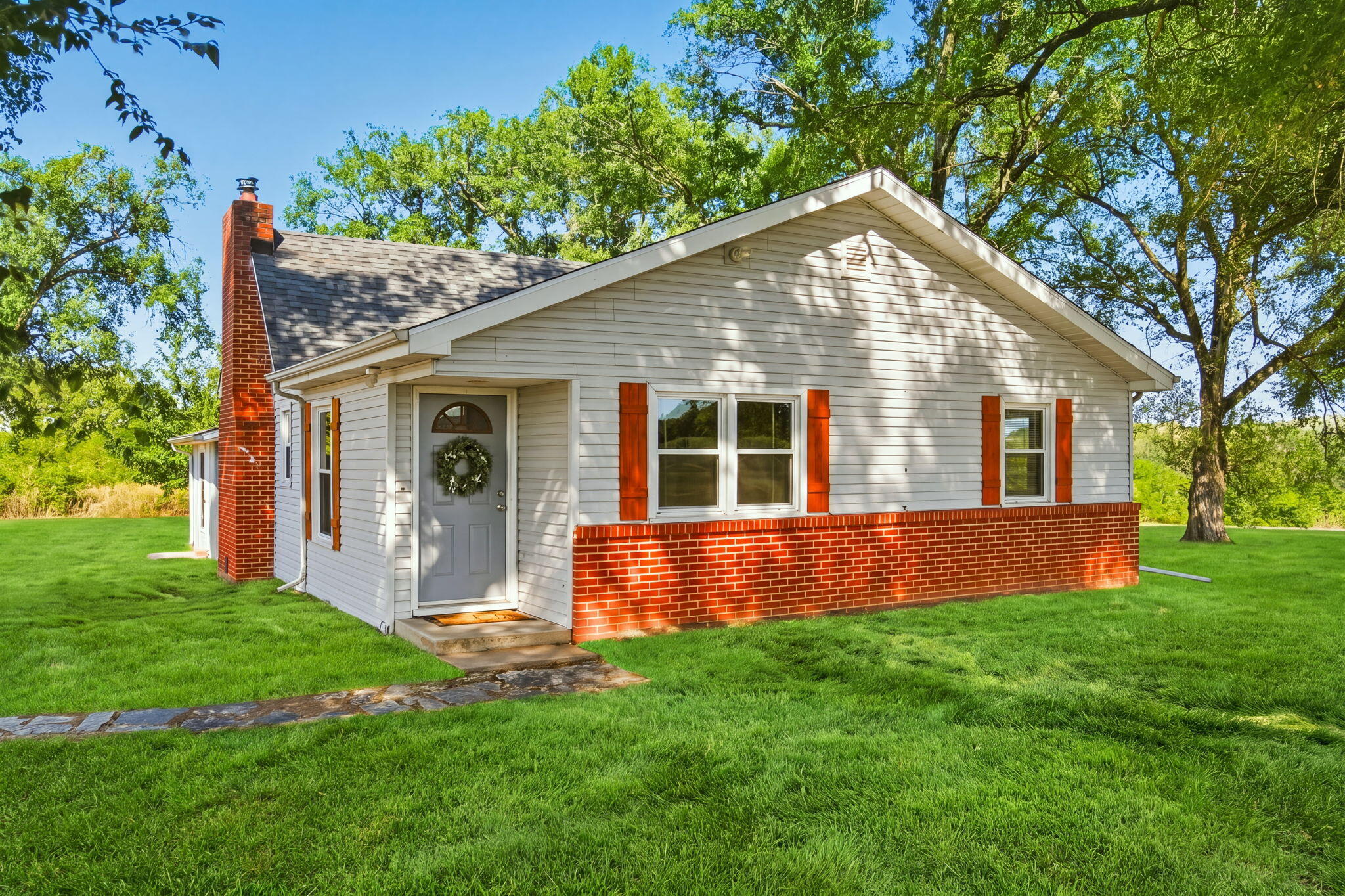 6401 North State Highway Uu Property Photo 1