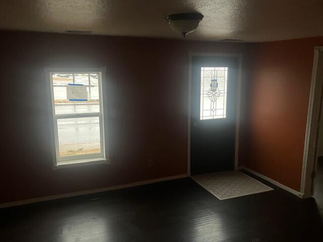 501 East 7th Street Property Photo 4