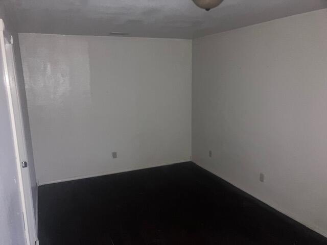 501 East 7th Street Property Photo 9