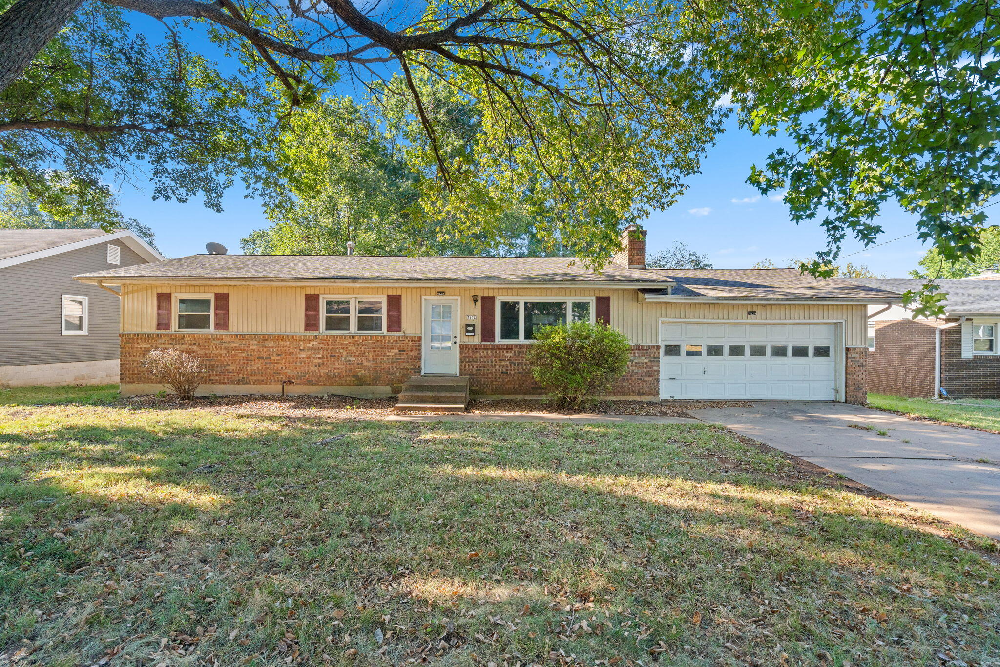 3138 West Crestview Street Property Photo 1