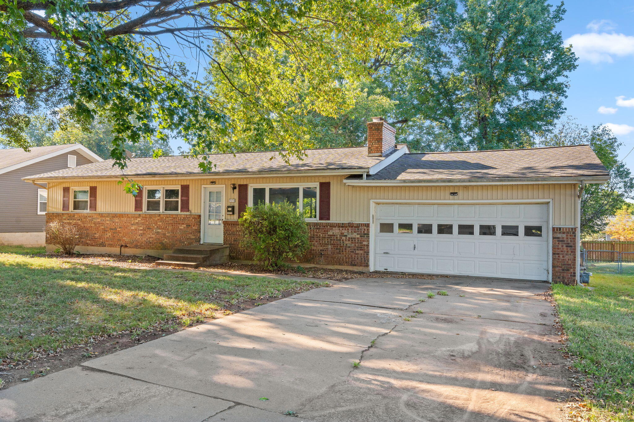 3138 West Crestview Street Property Photo 4