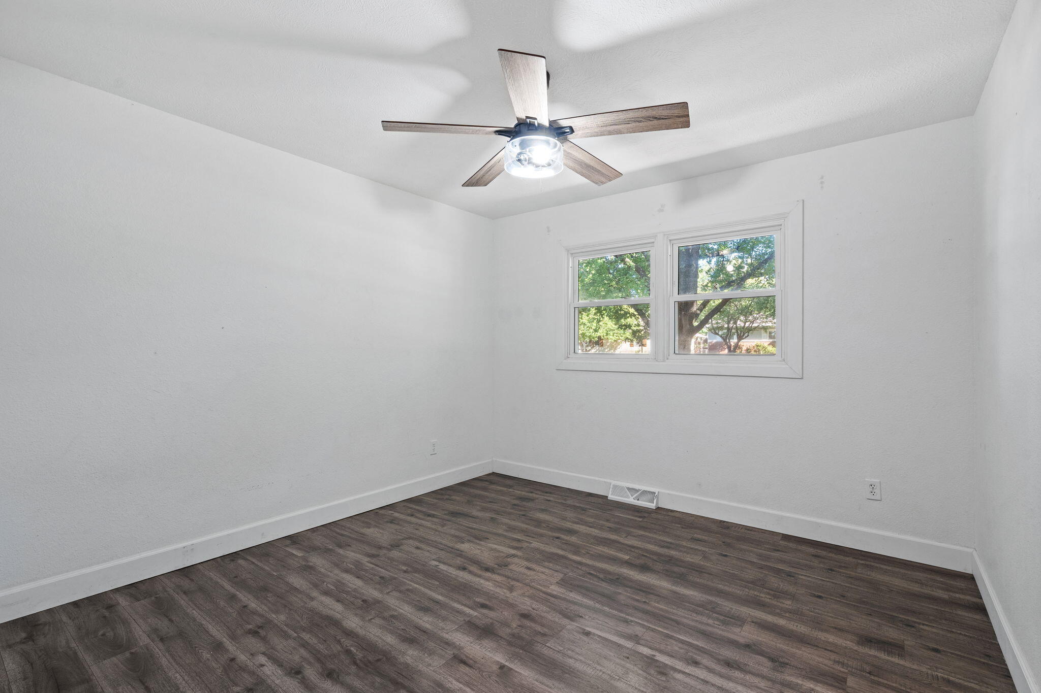 3138 West Crestview Street Property Photo 16