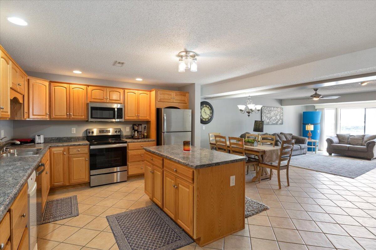 783 Winn Road 5b Property Photo 6