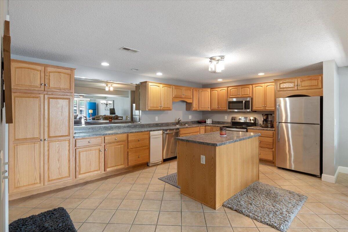 783 Winn Road 5b Property Photo 7