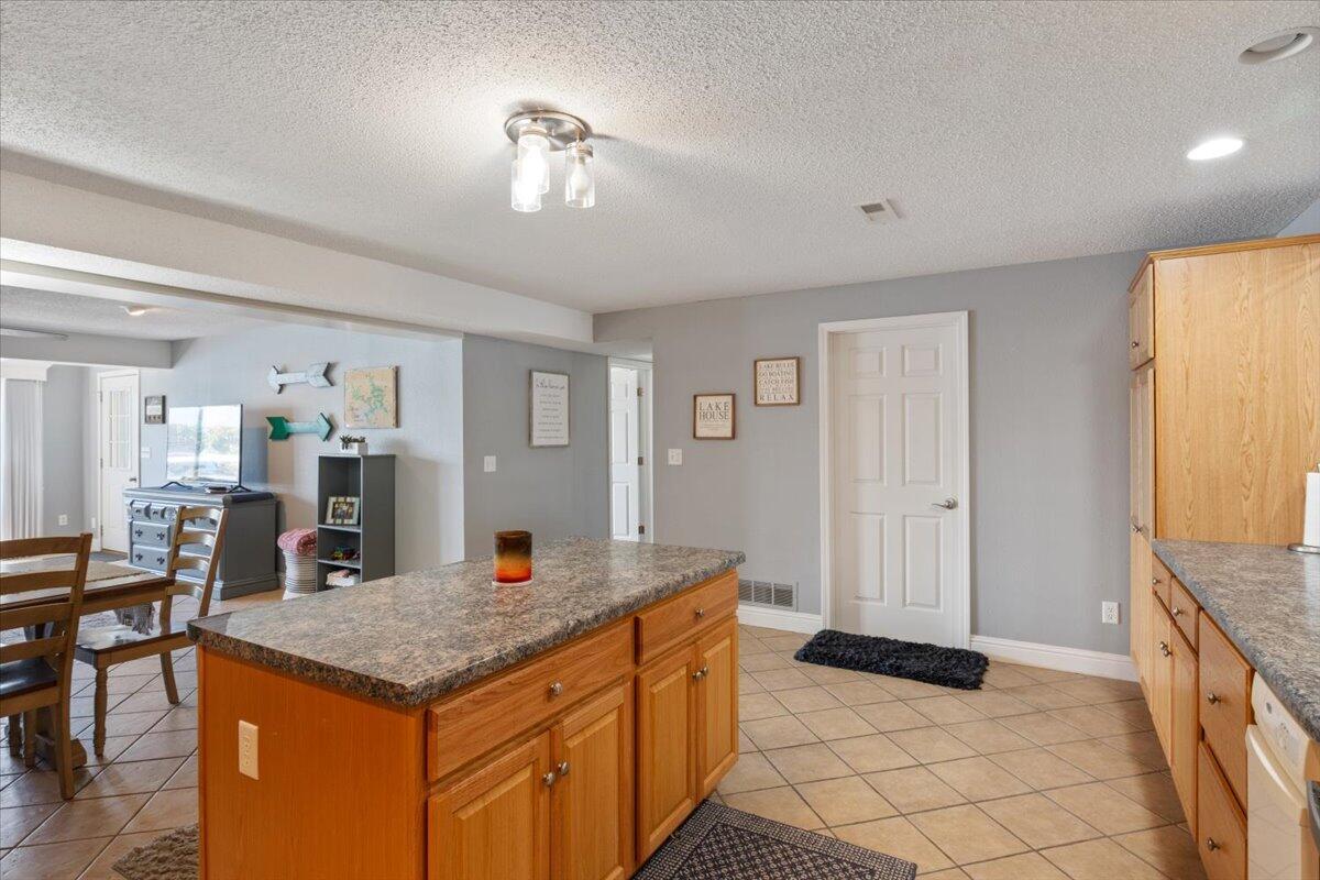 783 Winn Road 5b Property Photo 9