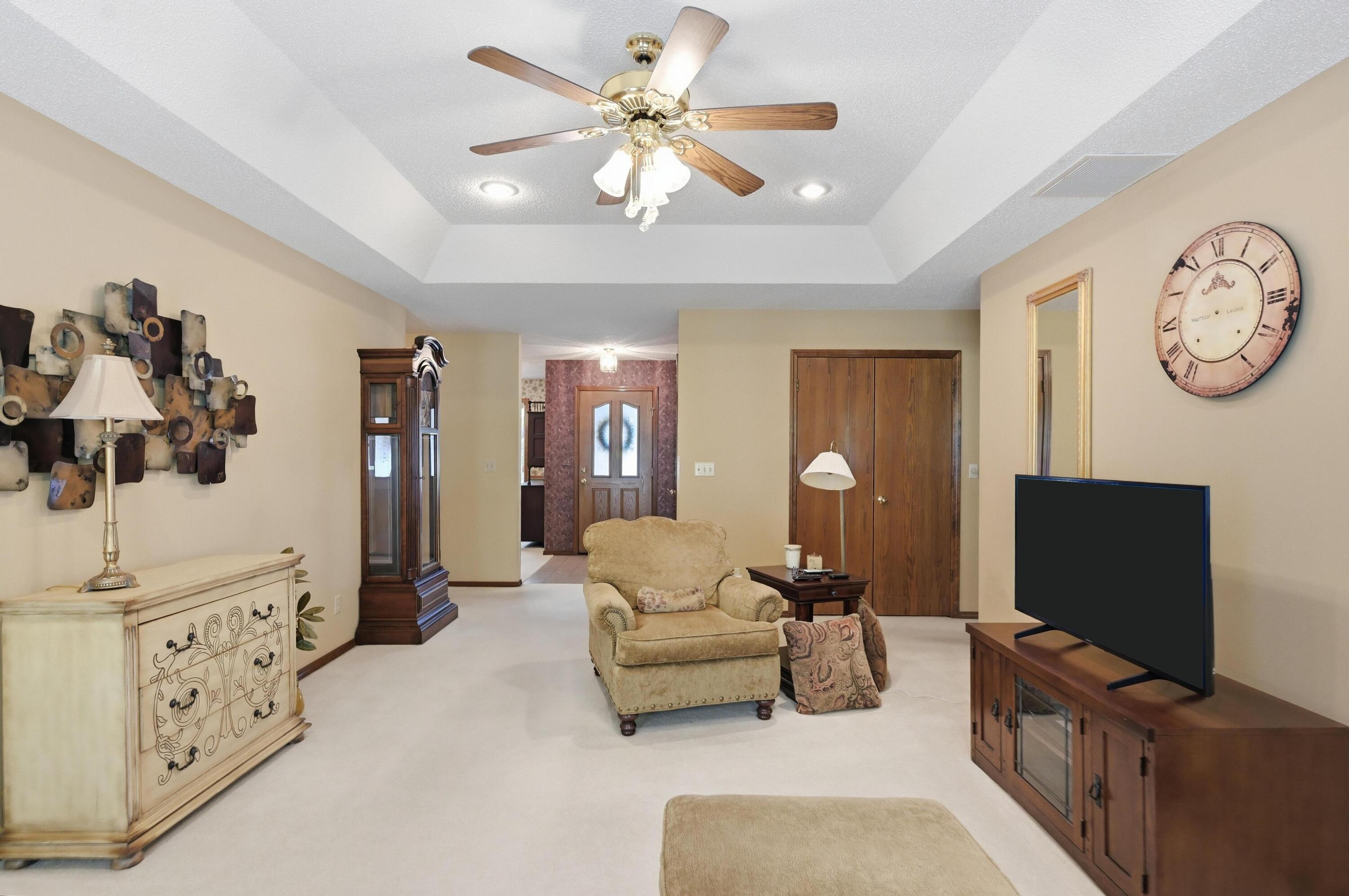 2912 North Ozark Avenue Property Photo 5